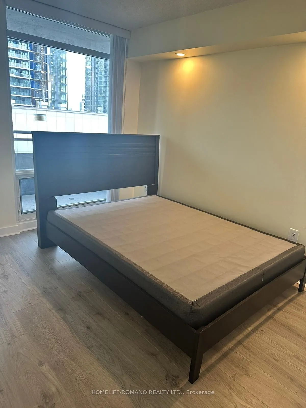 25 Telegram Mews, #2305