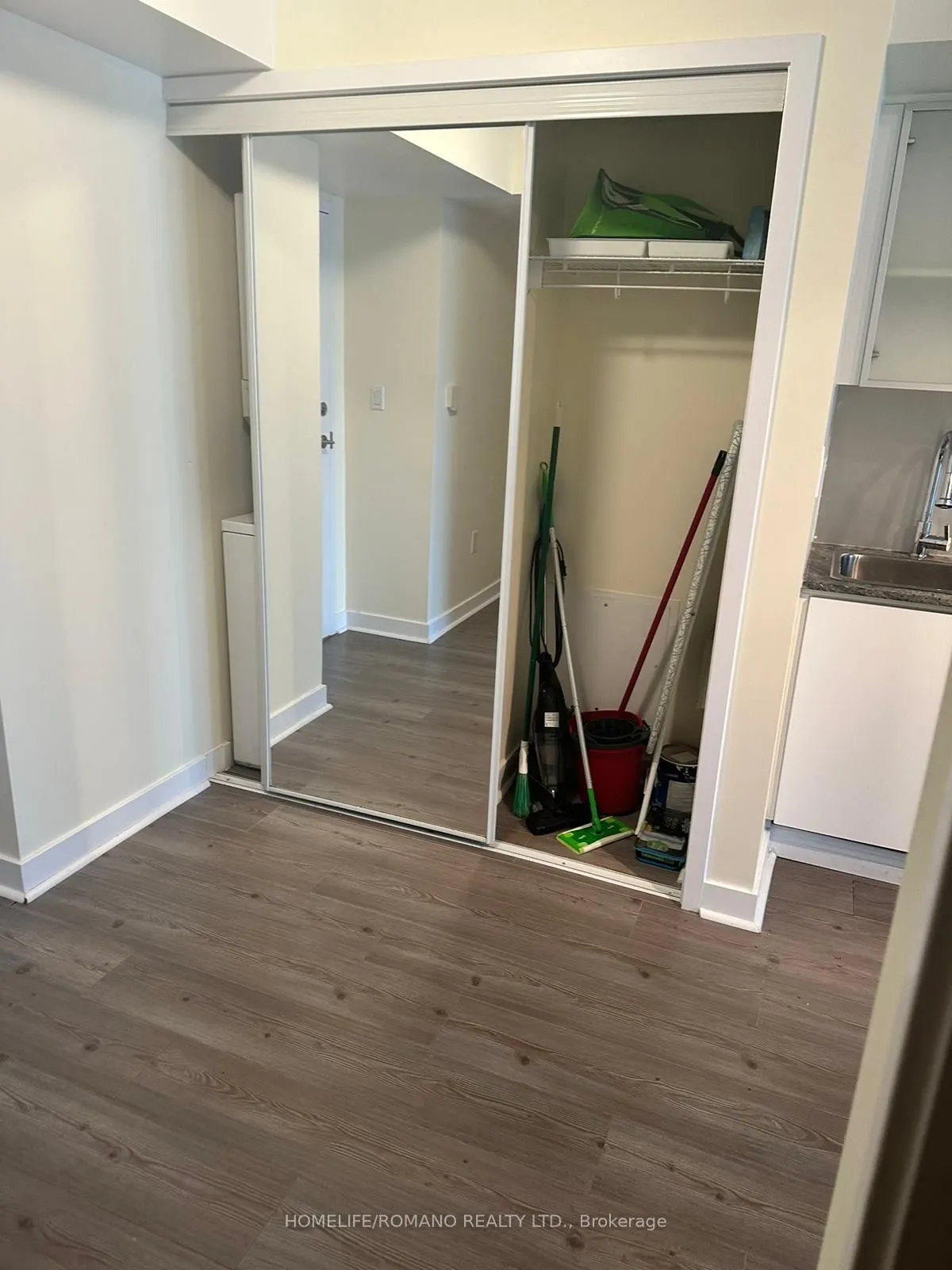 25 Telegram Mews, #2305