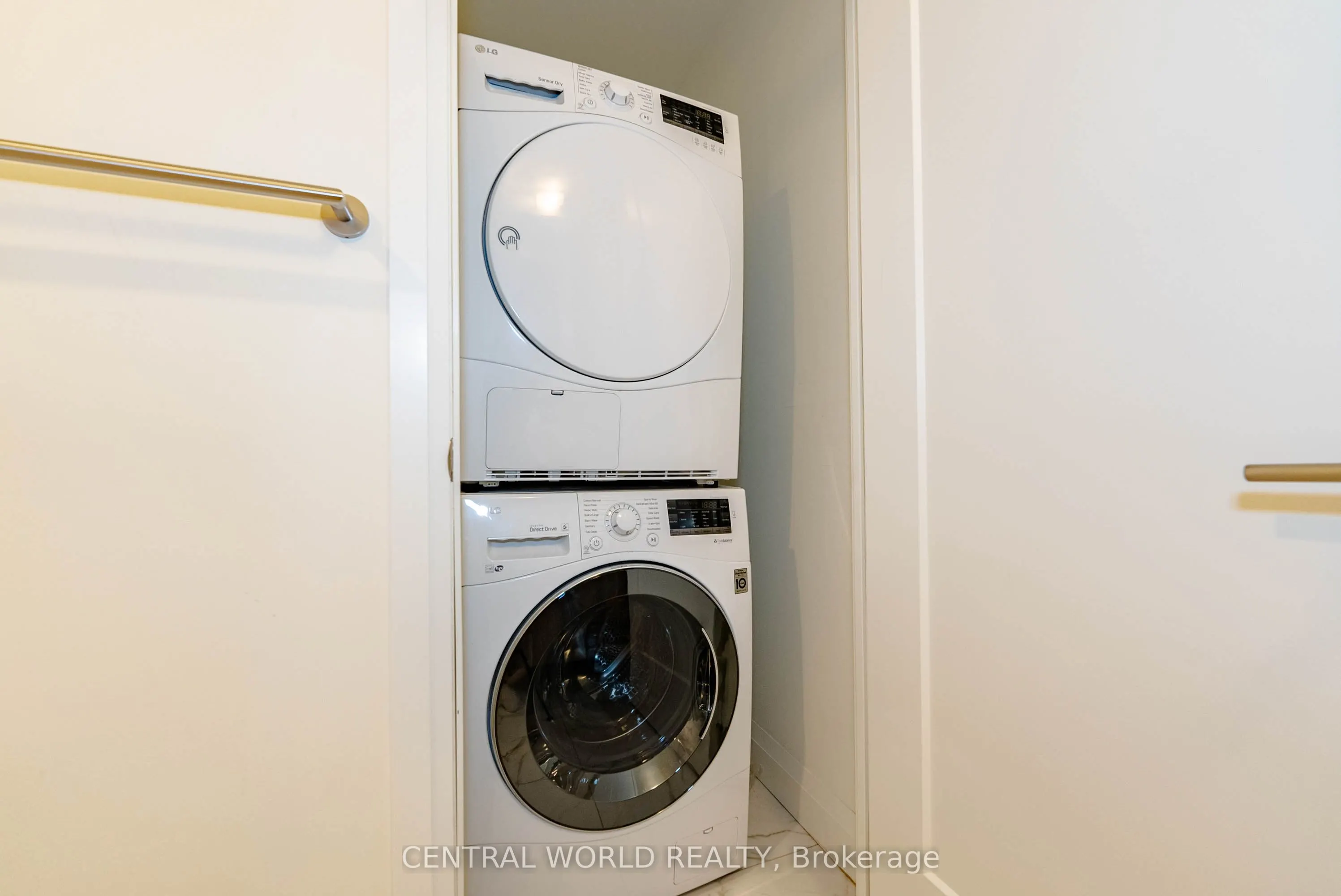 151 Avenue Road, #305