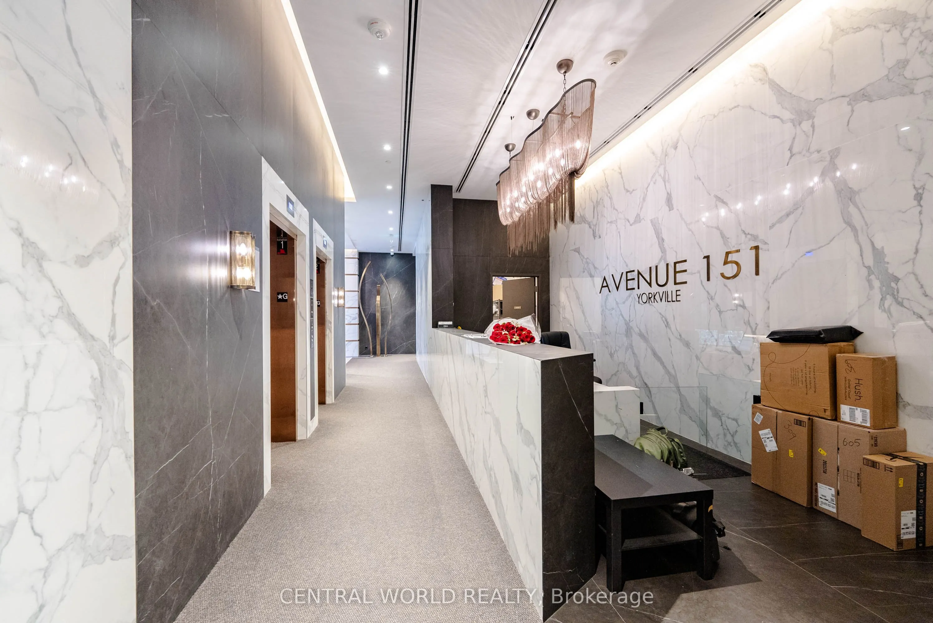 151 Avenue Road, #305