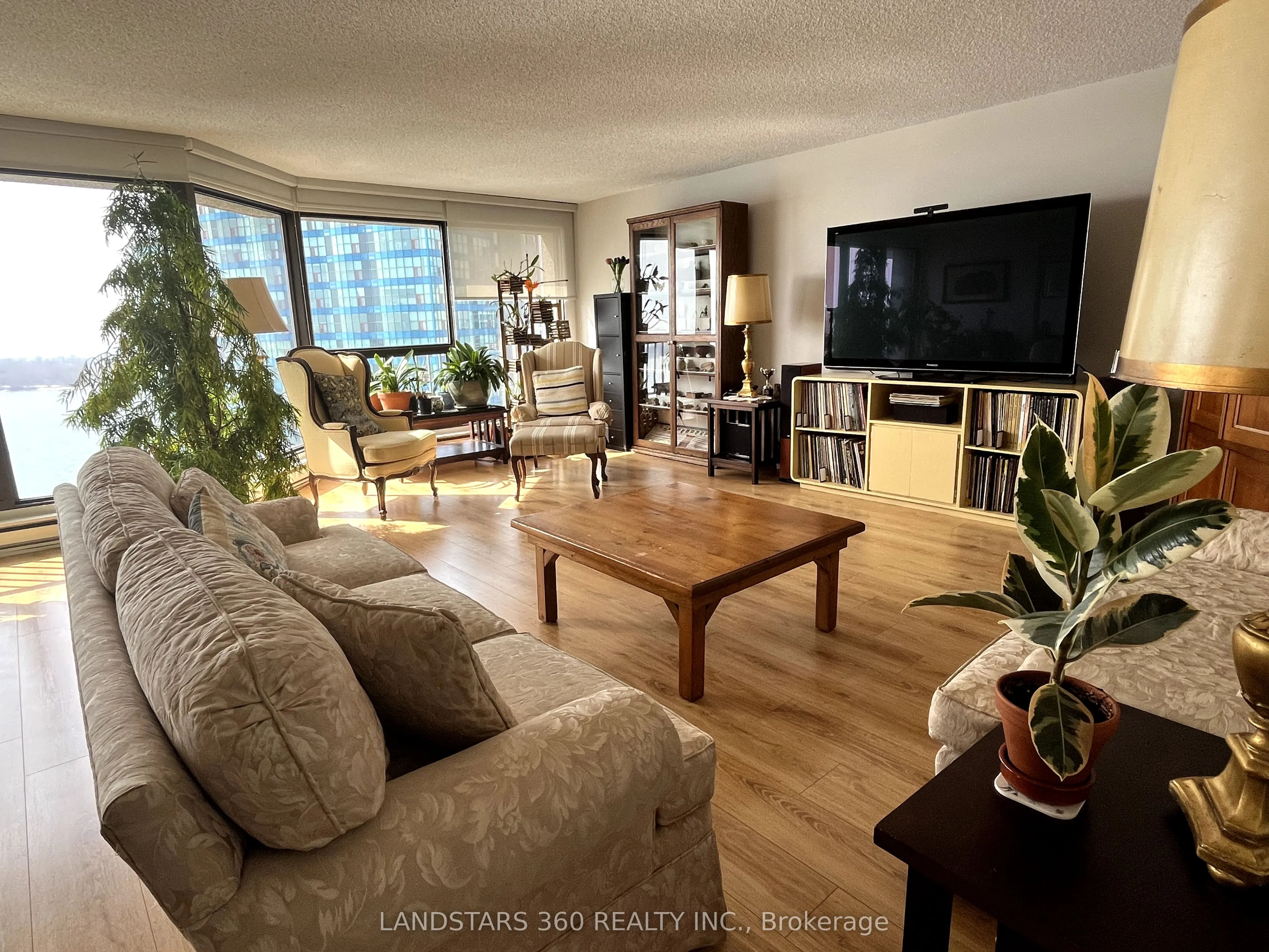 55 Harbour Square #3311