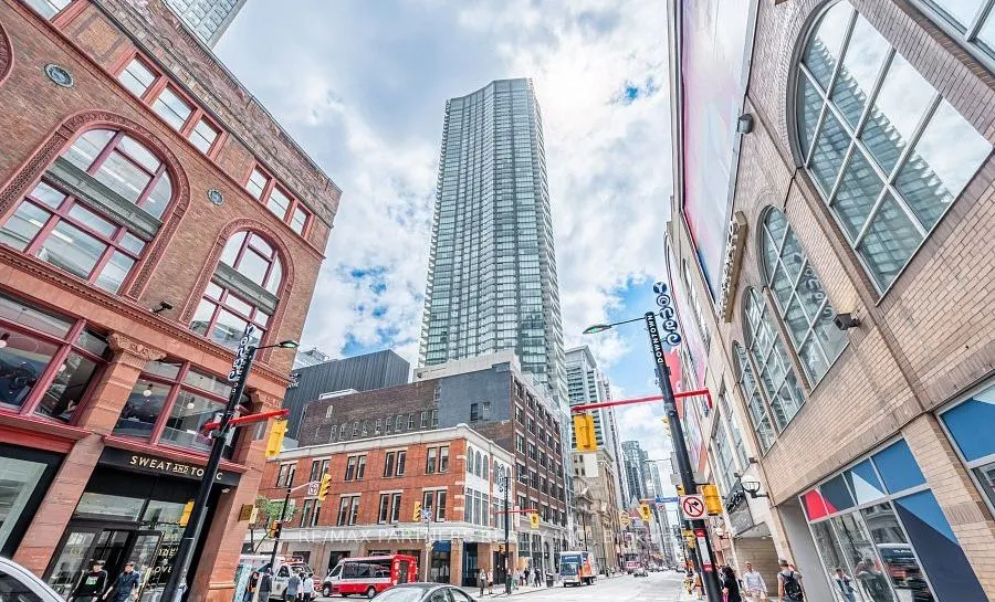197 Yonge Street, #1704
