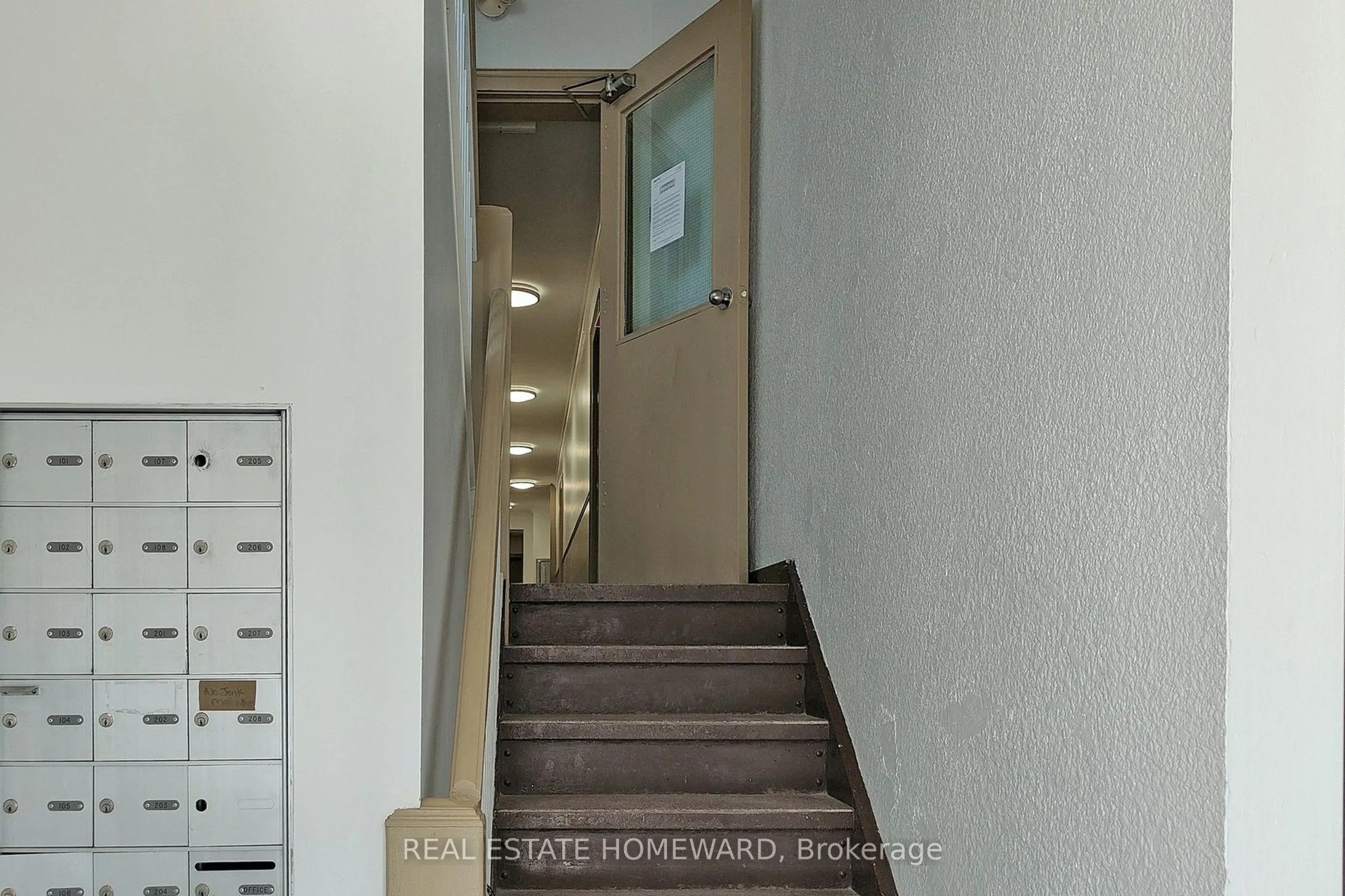 1566 Avenue Road, #204