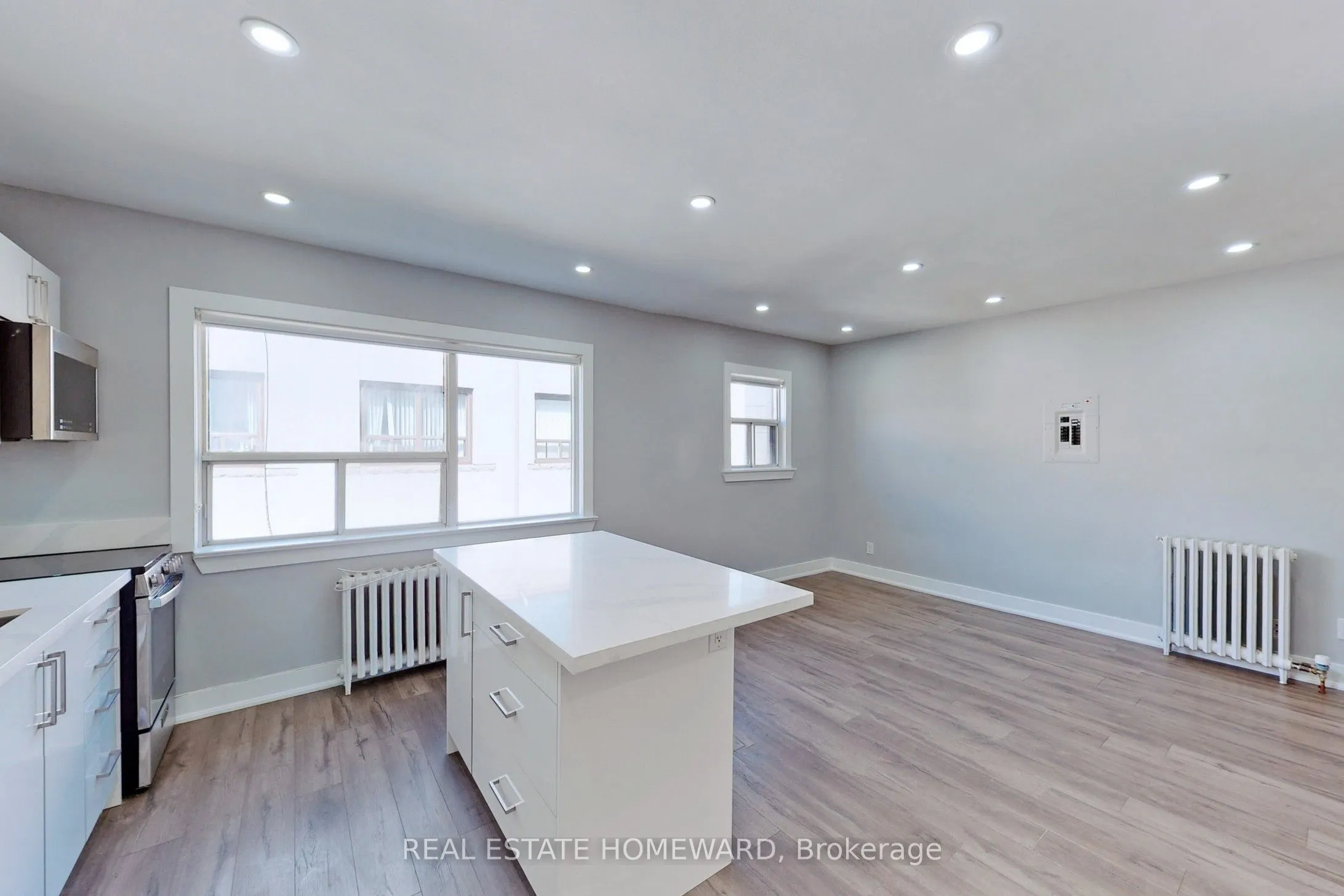 1566 Avenue Road, #204