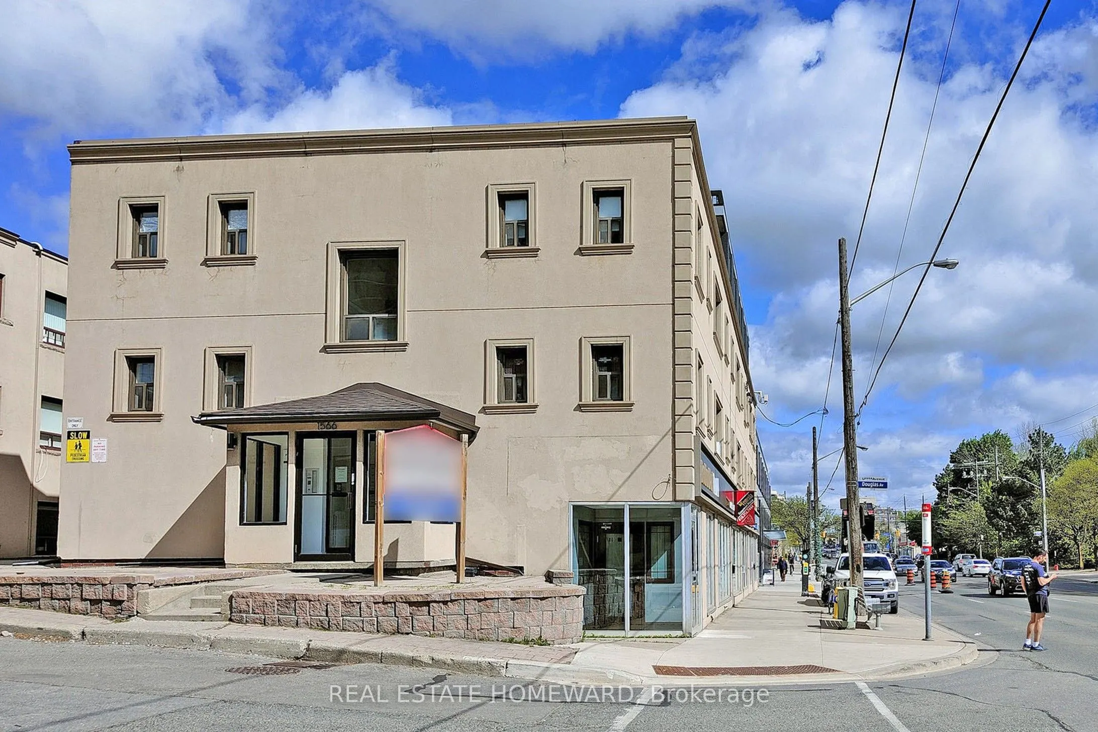 1566 Avenue Road, #204