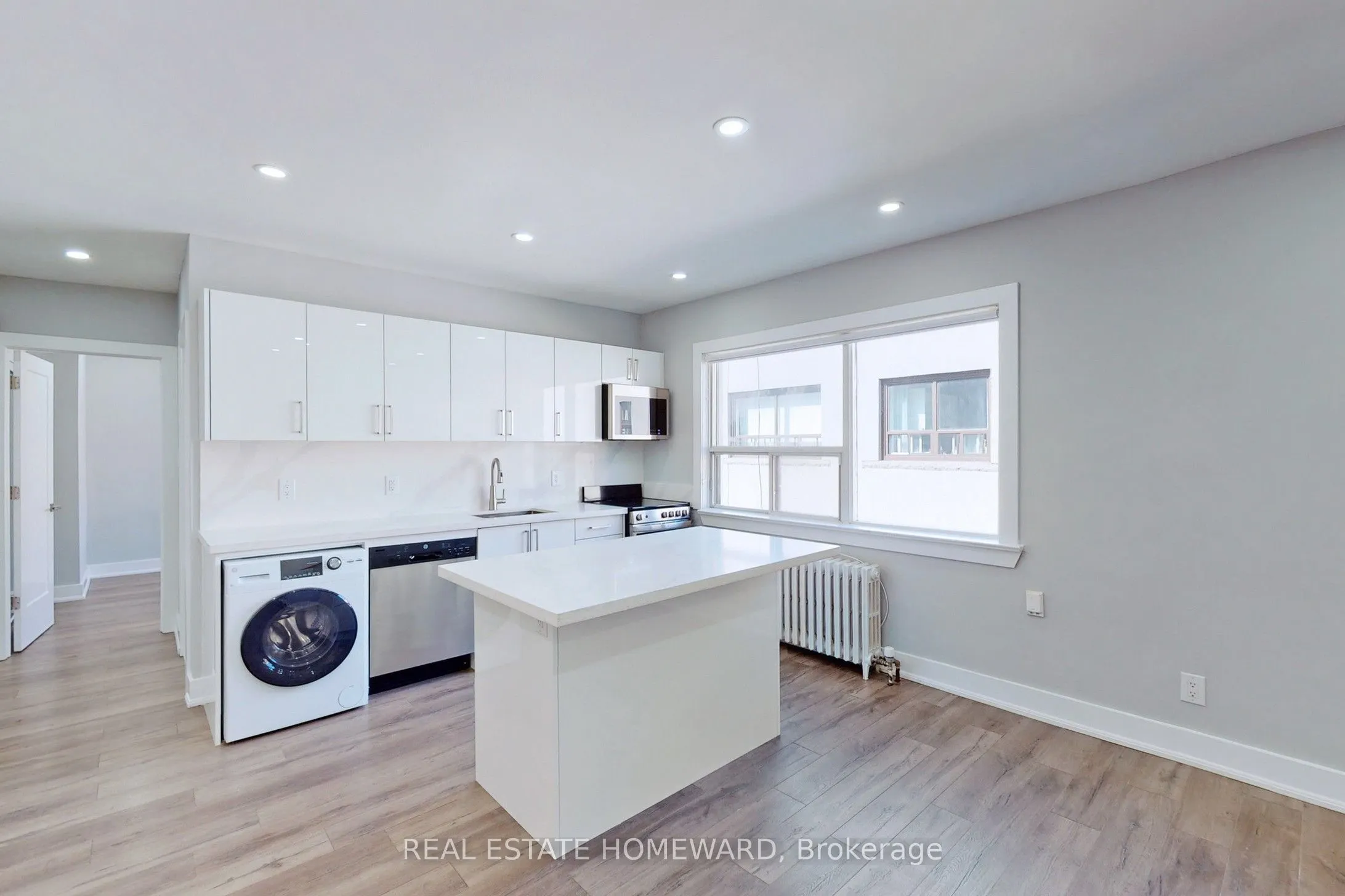 1566 Avenue Road, #204