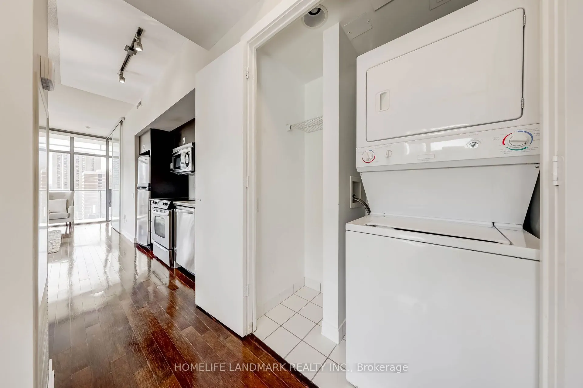 33 Charles Street E #1405
