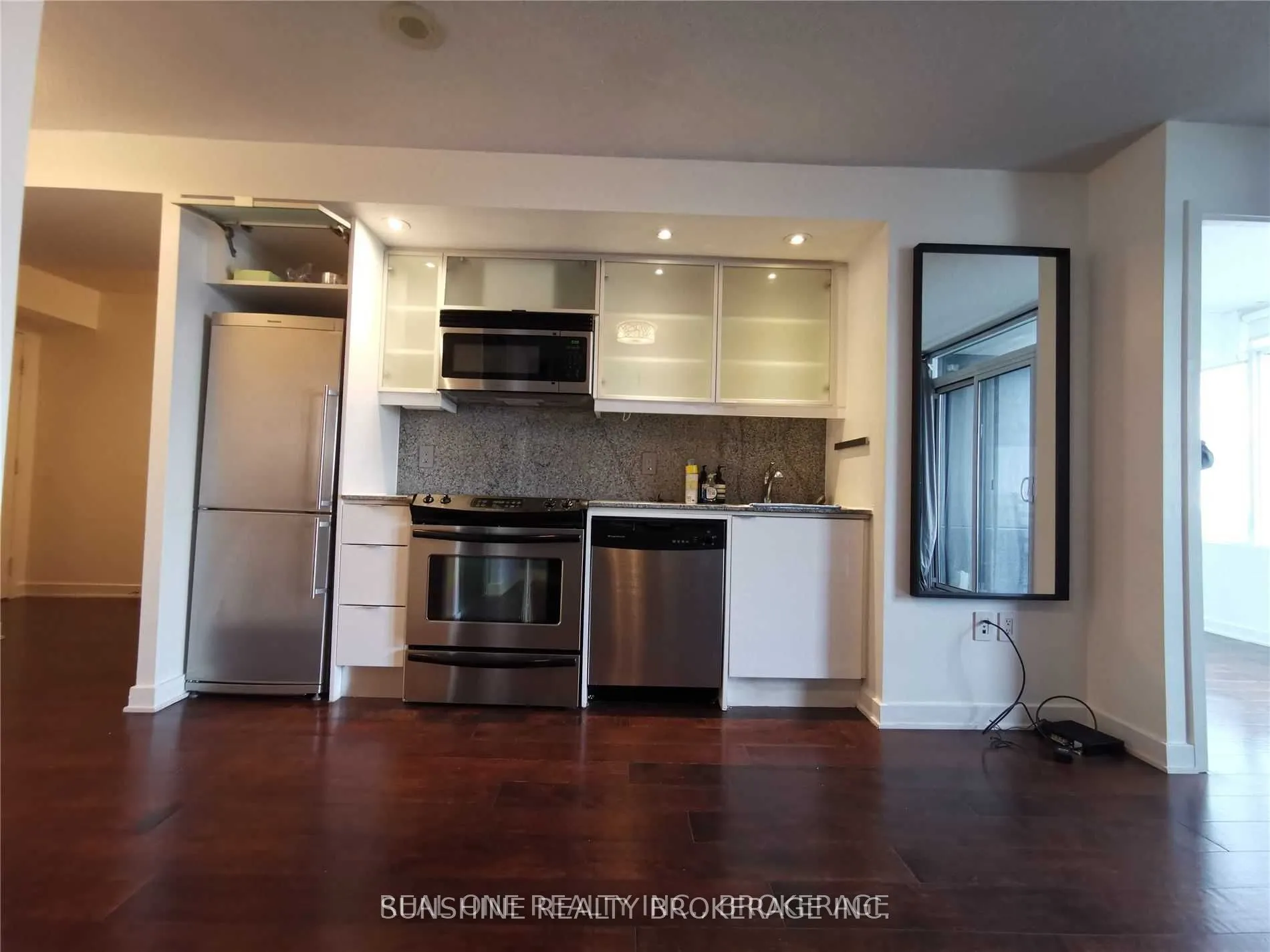 25 Telegram Mews, #4711