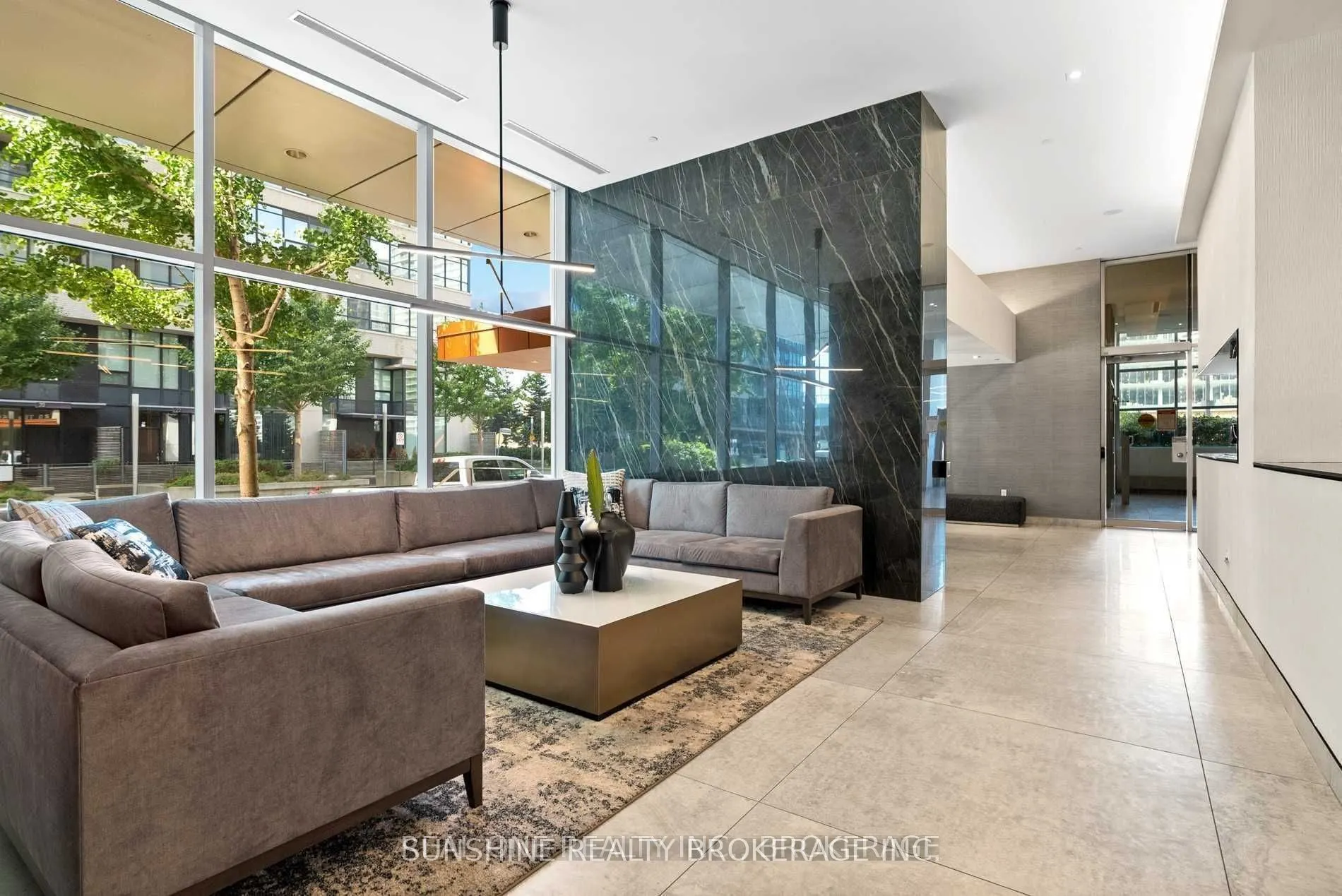 25 Telegram Mews, #4711