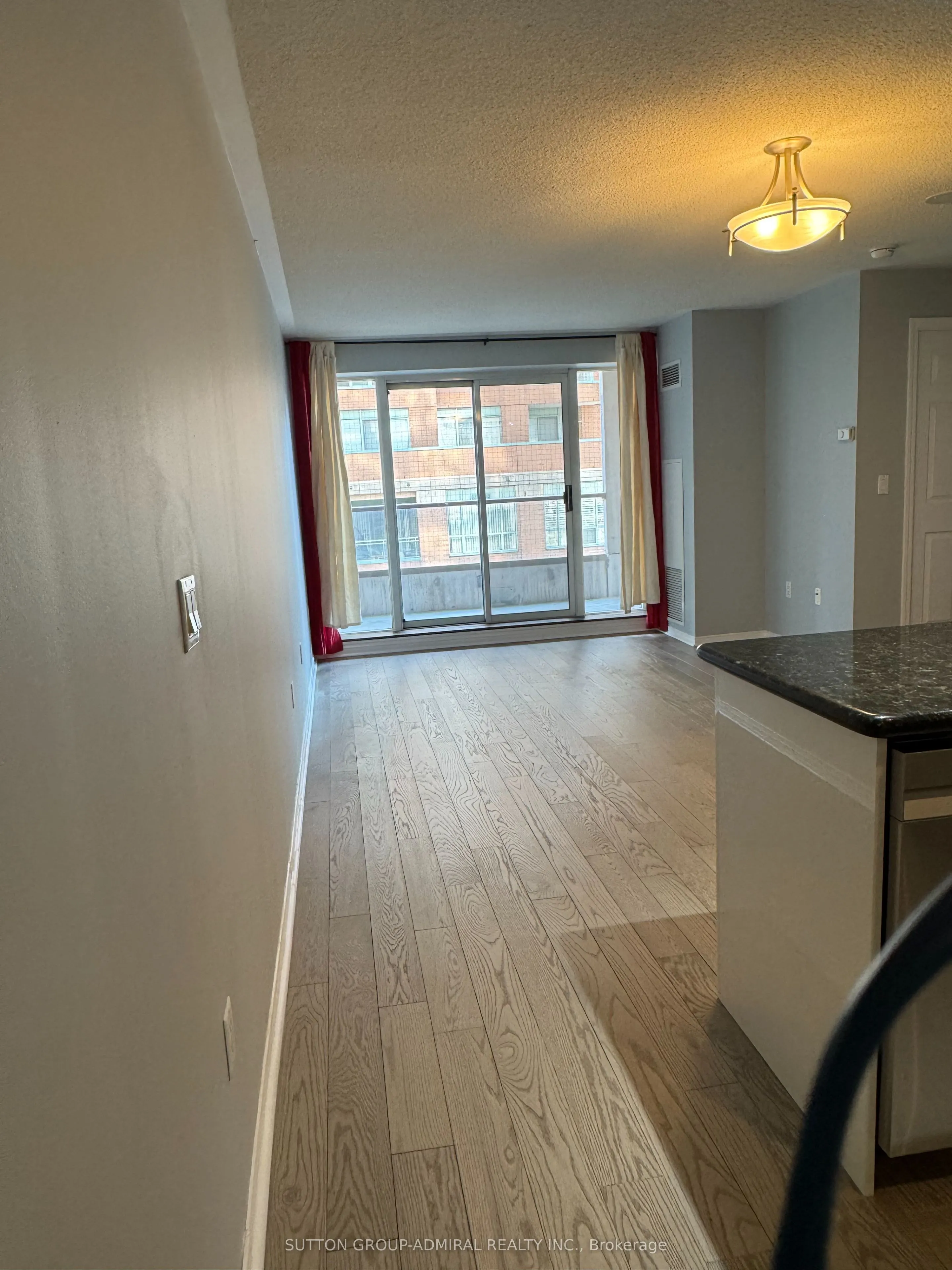 909 Bay Street #905