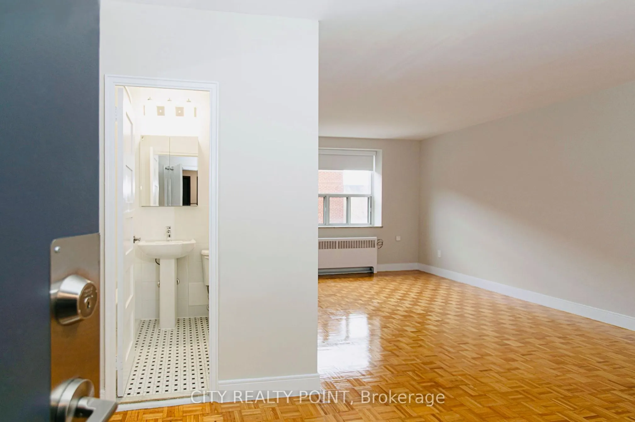 1291 Bayview Avenue N, #603