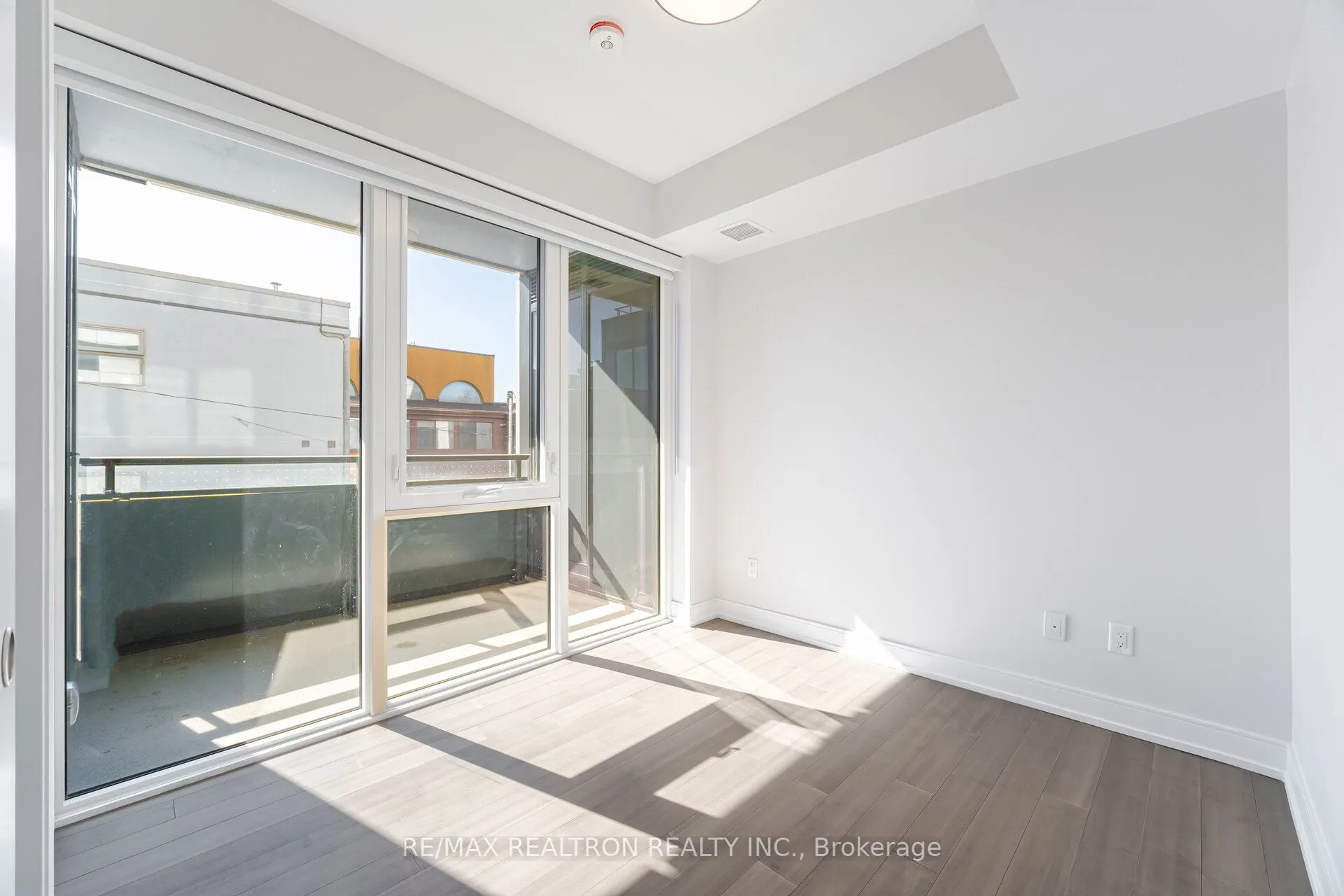 664 Spadina Avenue #201