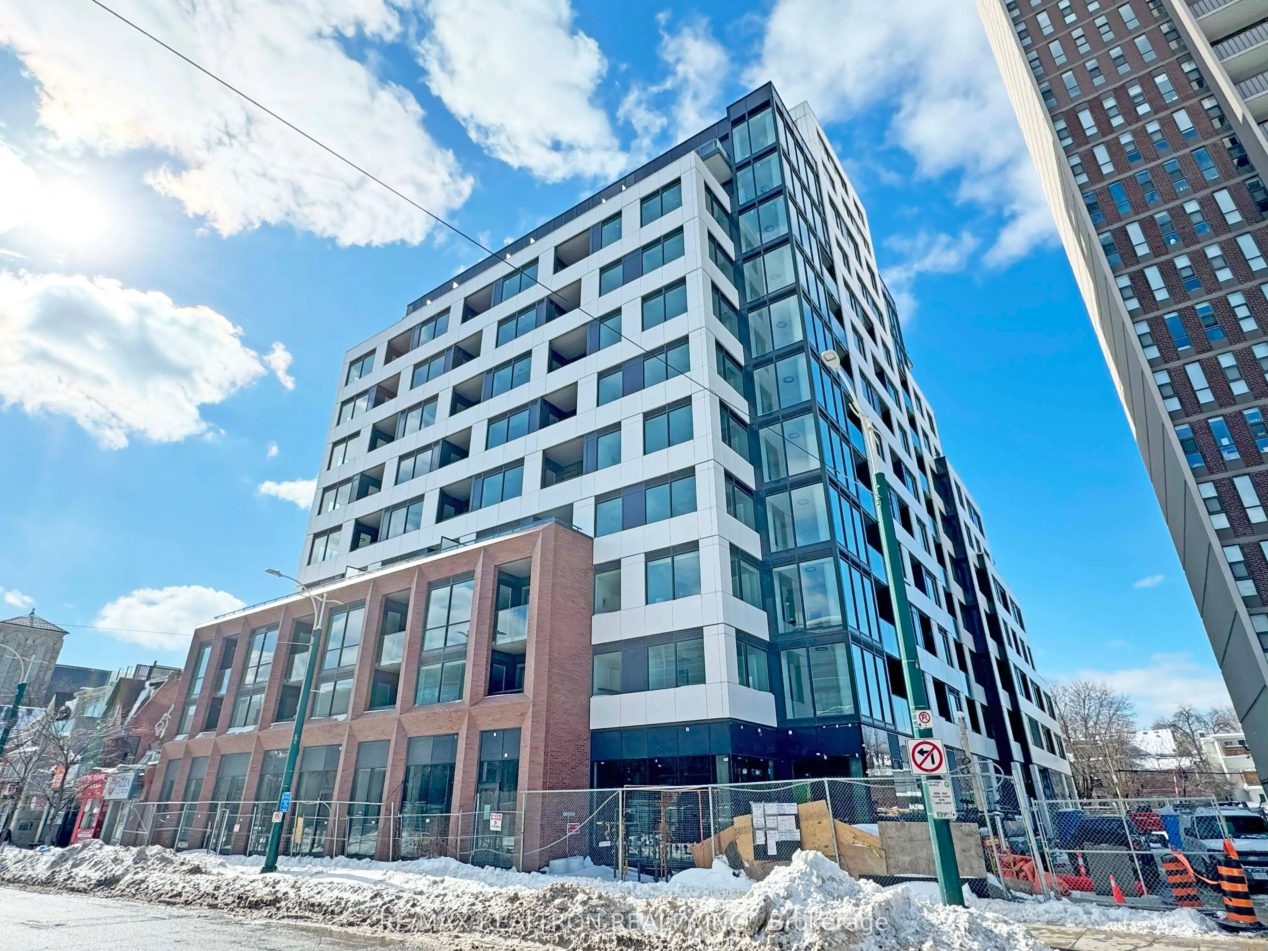 664 Spadina Avenue #201
