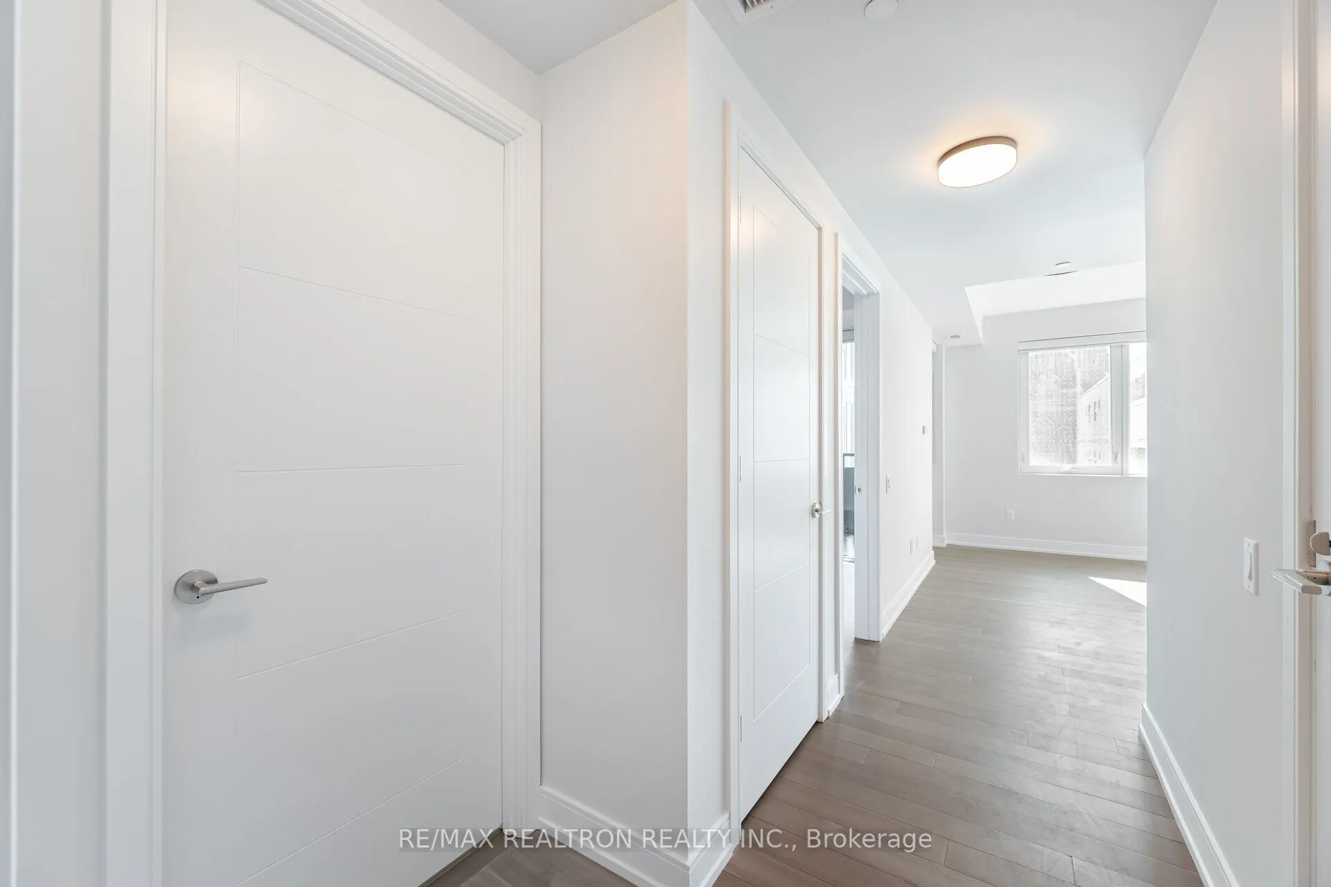 664 Spadina Avenue #201