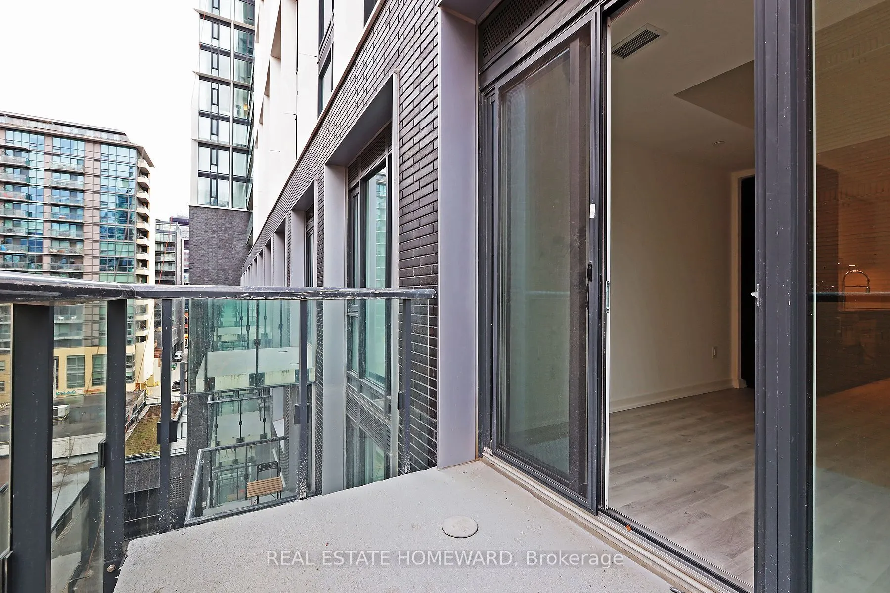 158 Front Street, #706