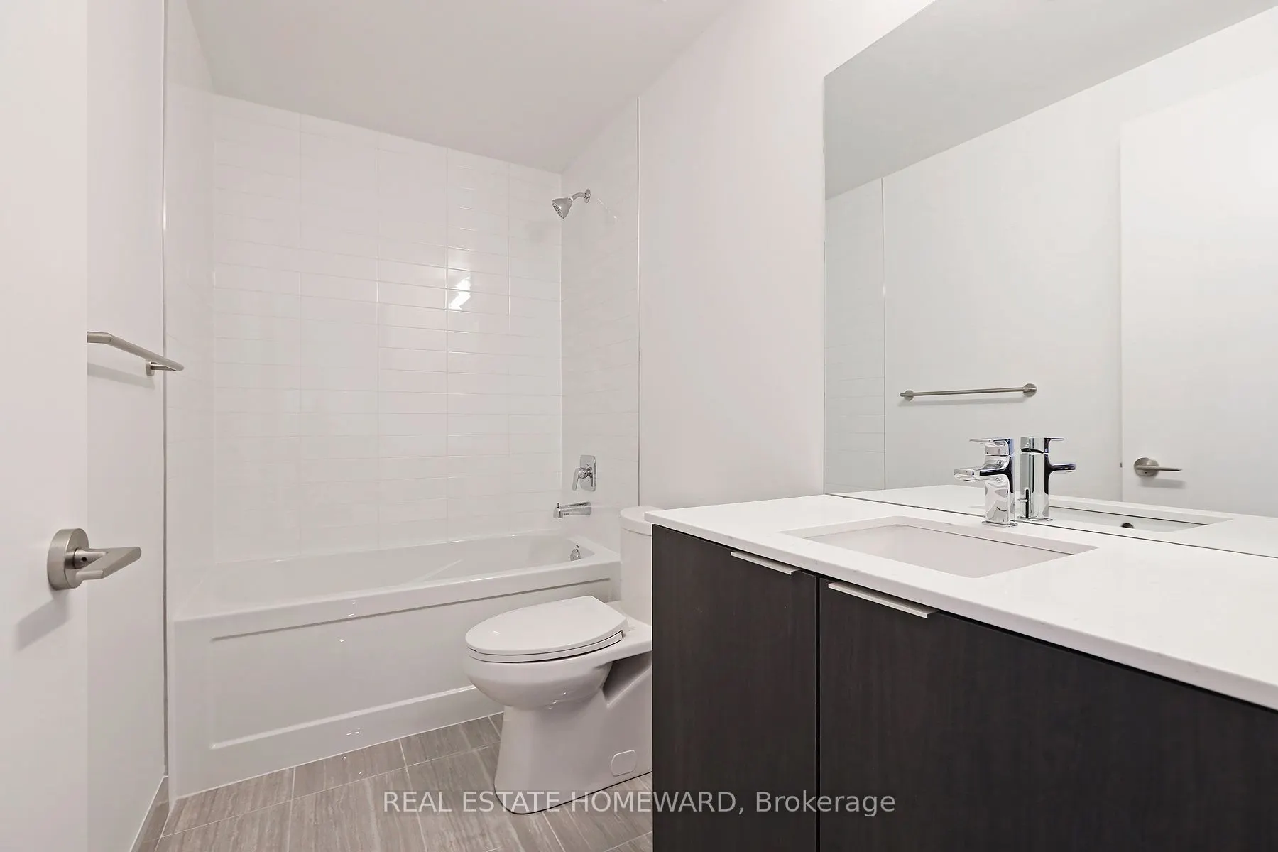 158 Front Street, #706