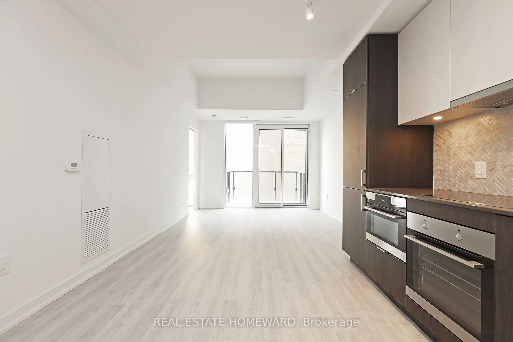 158 Front Street, #706