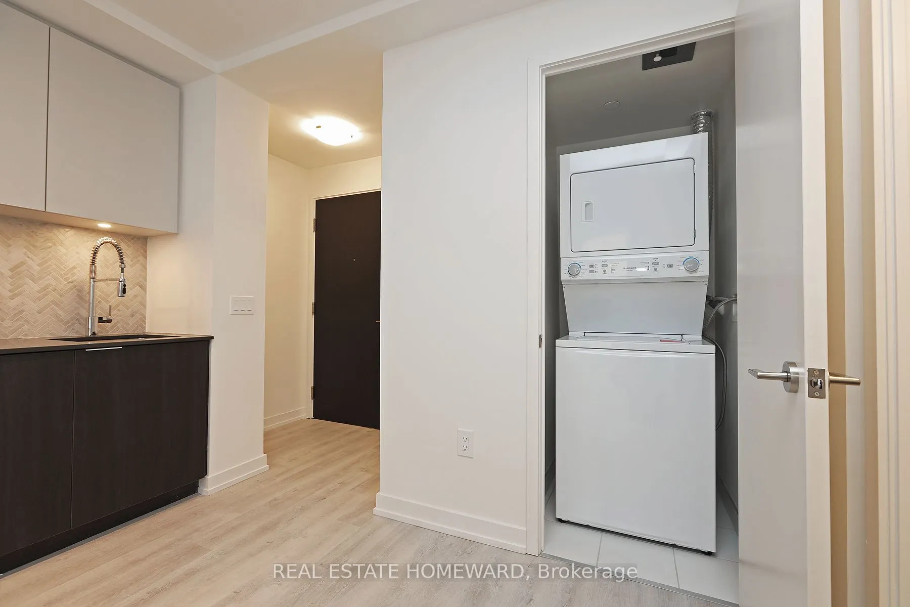 158 Front Street, #706