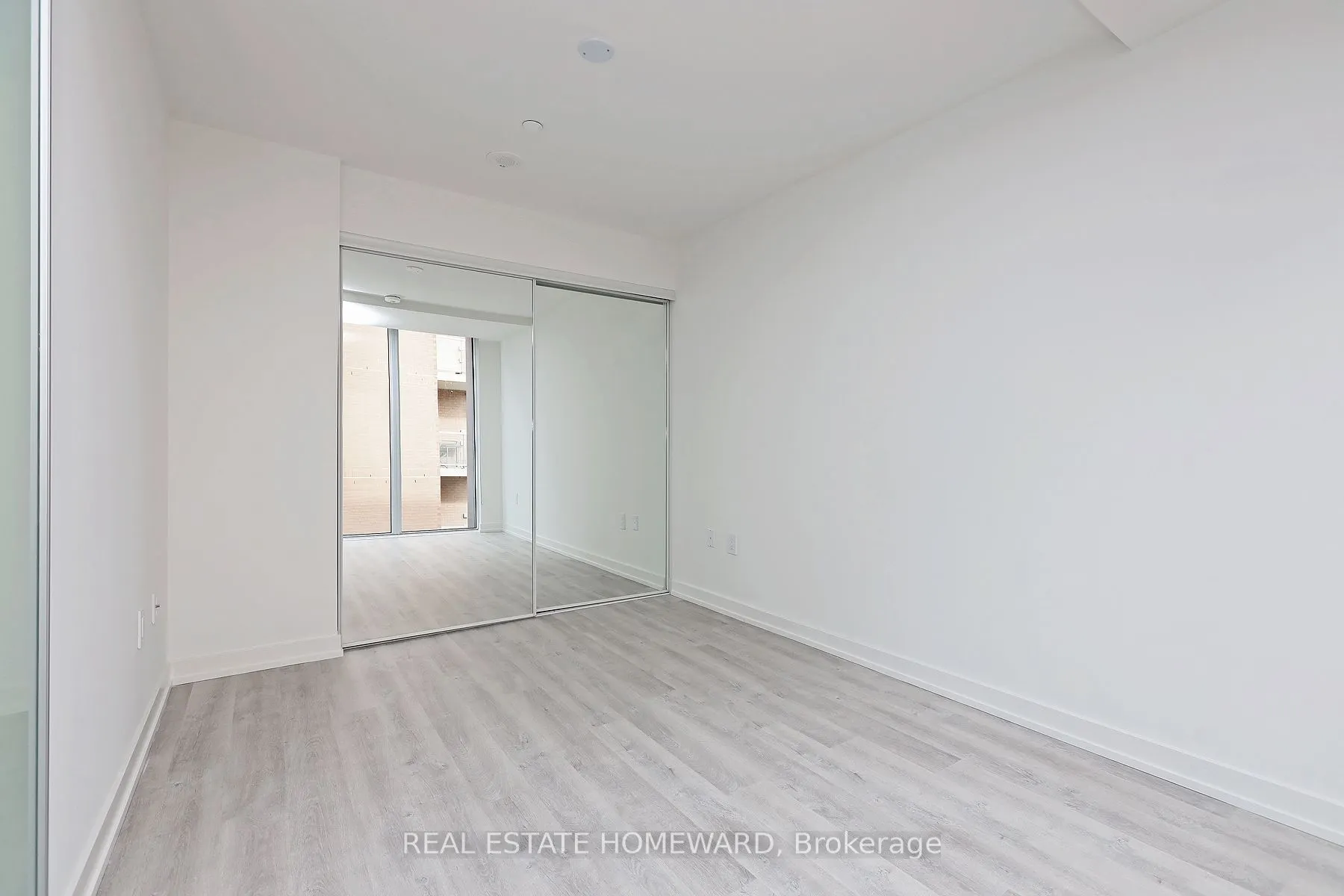158 Front Street, #706