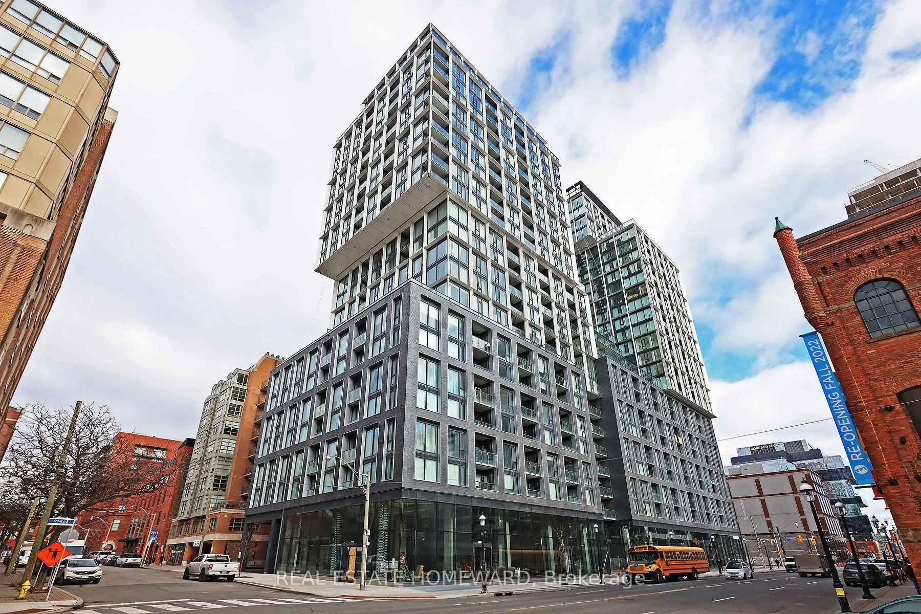 158 Front Street, #706