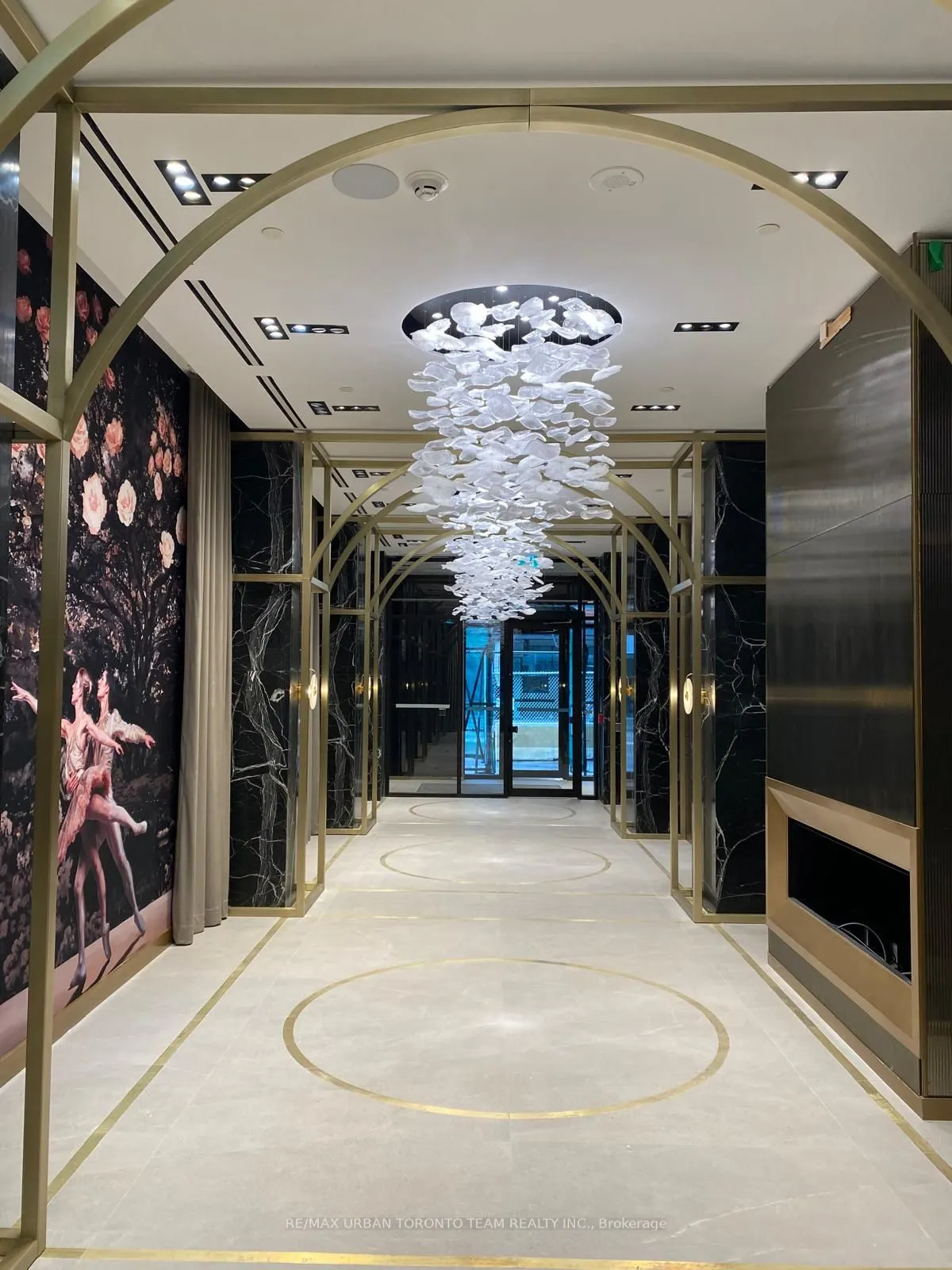771 Yonge Street, #1202