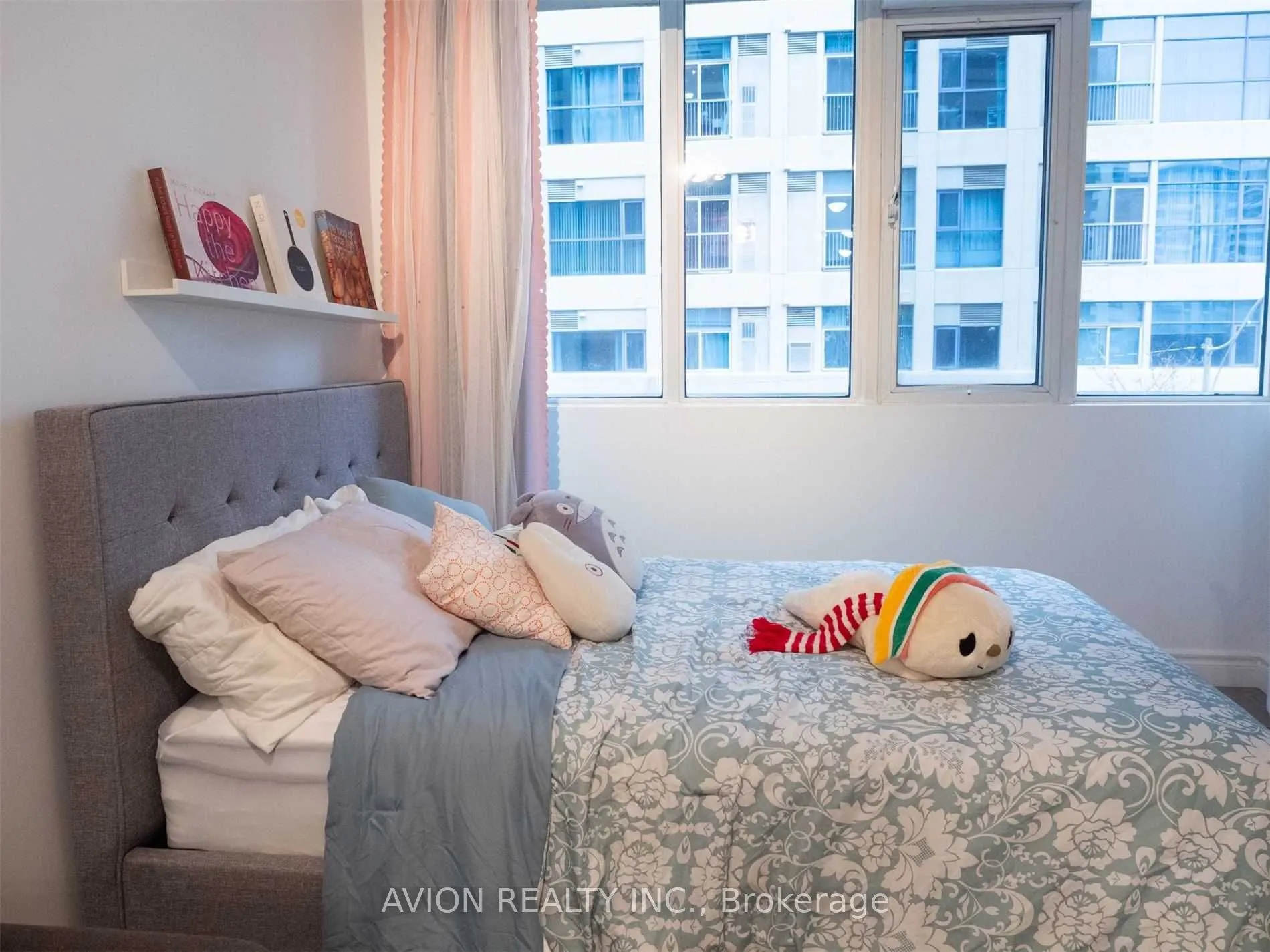 555 Yonge Street, #205