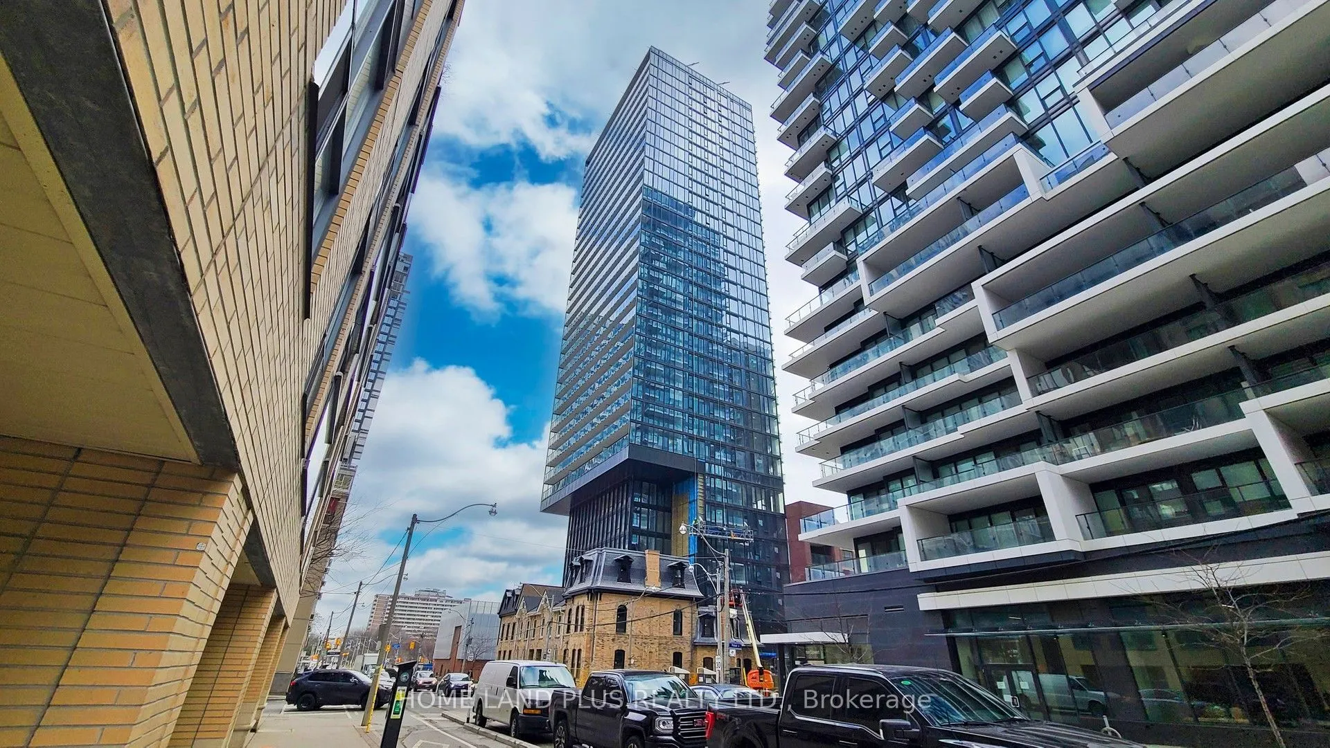 47 Mutual Street, #2206