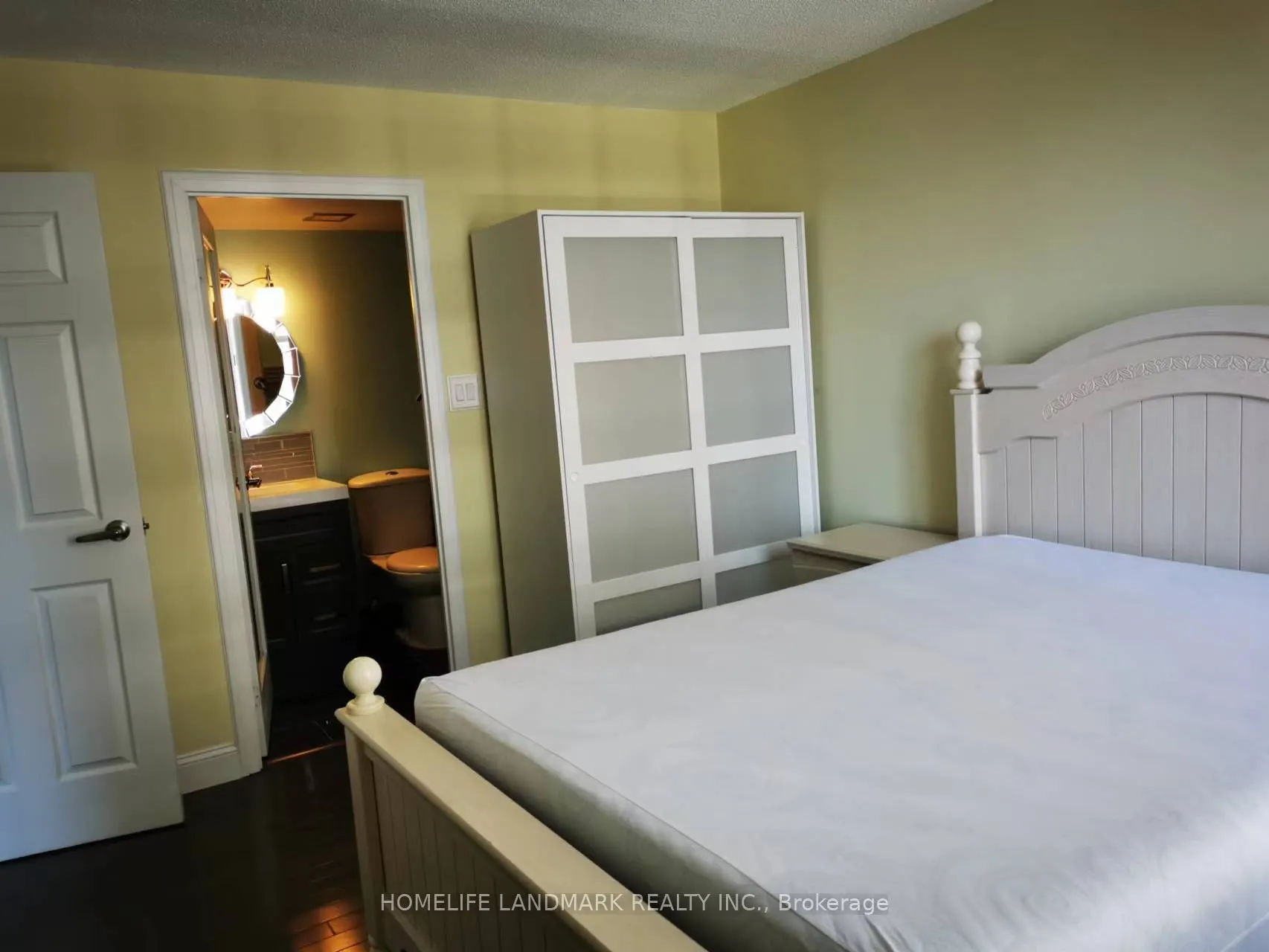 633 Bay Street, #1907