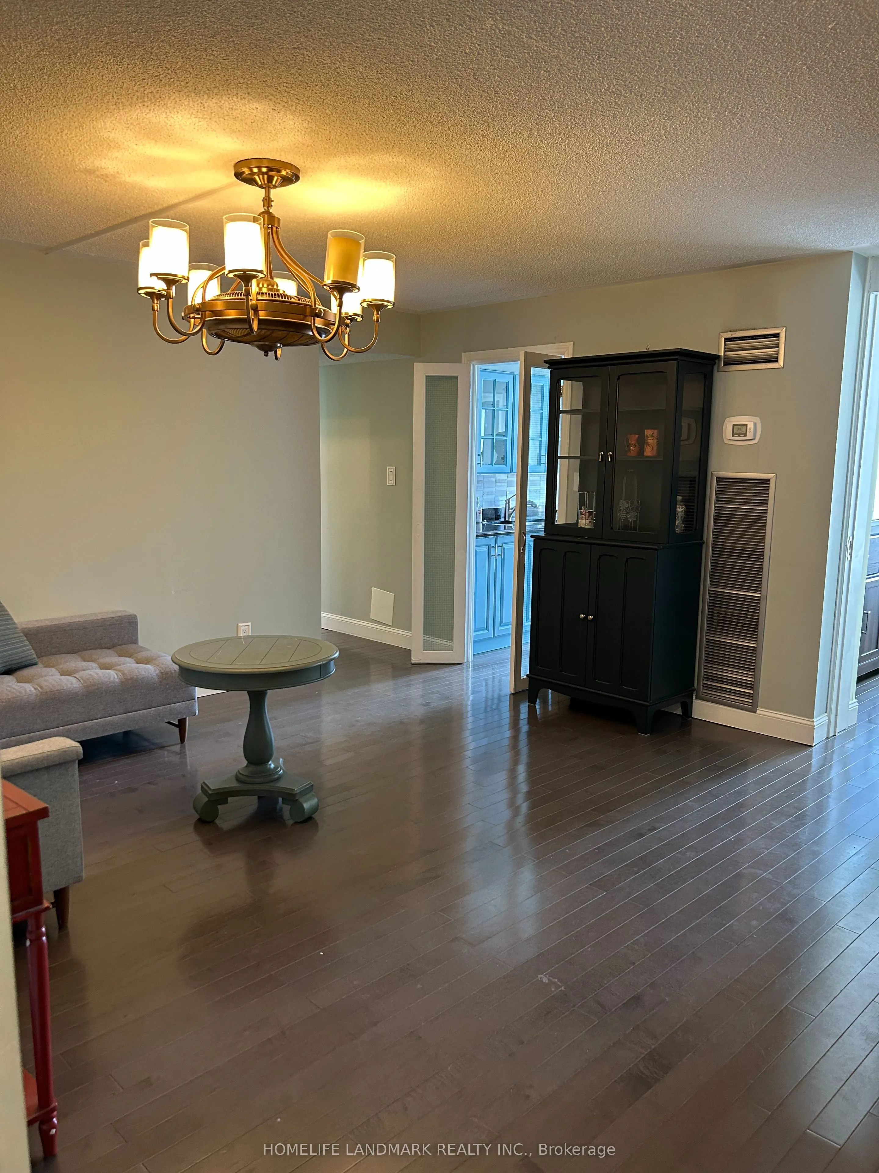 633 Bay Street, #1907