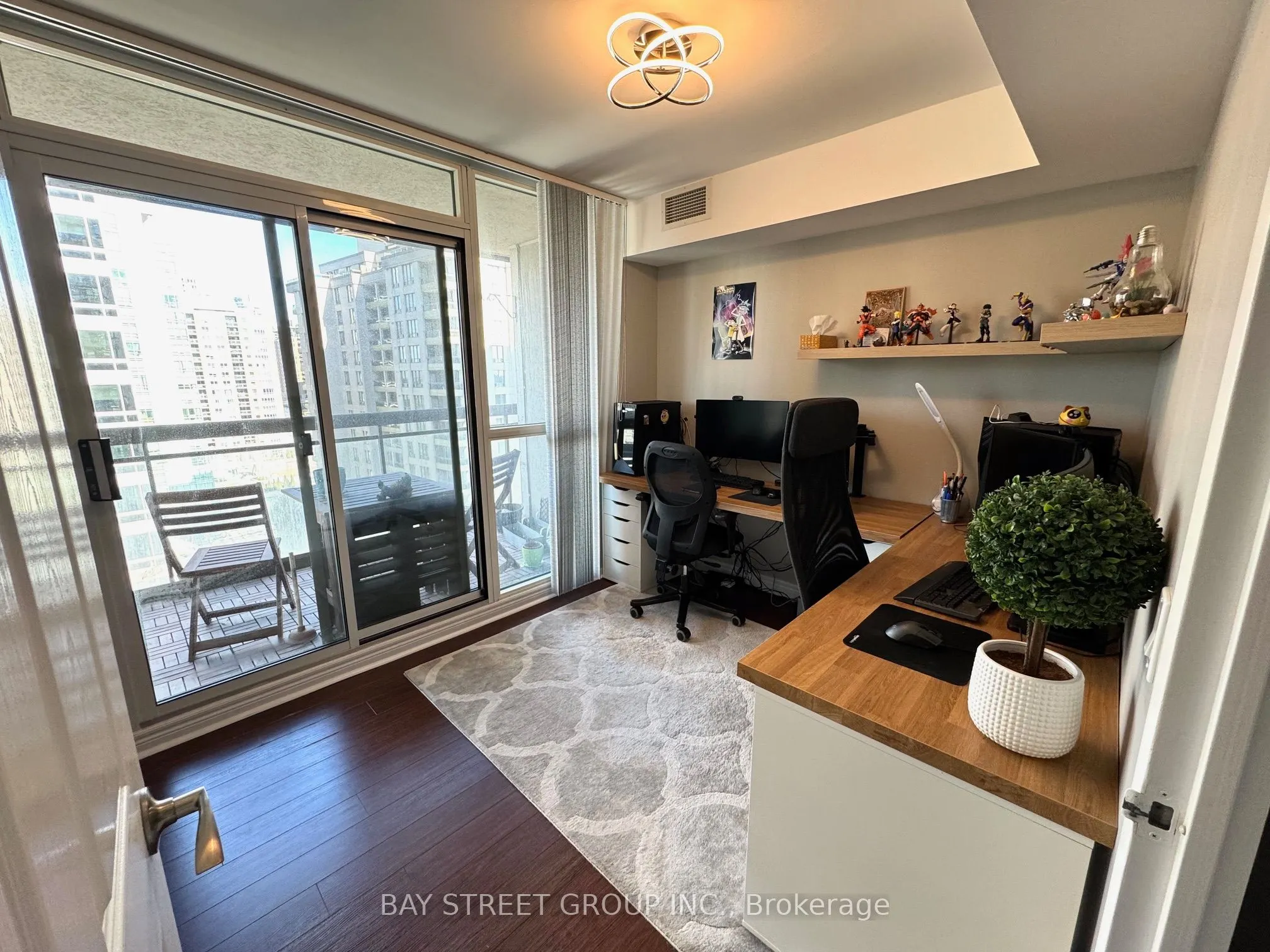 18 Parkview Avenue, #1203