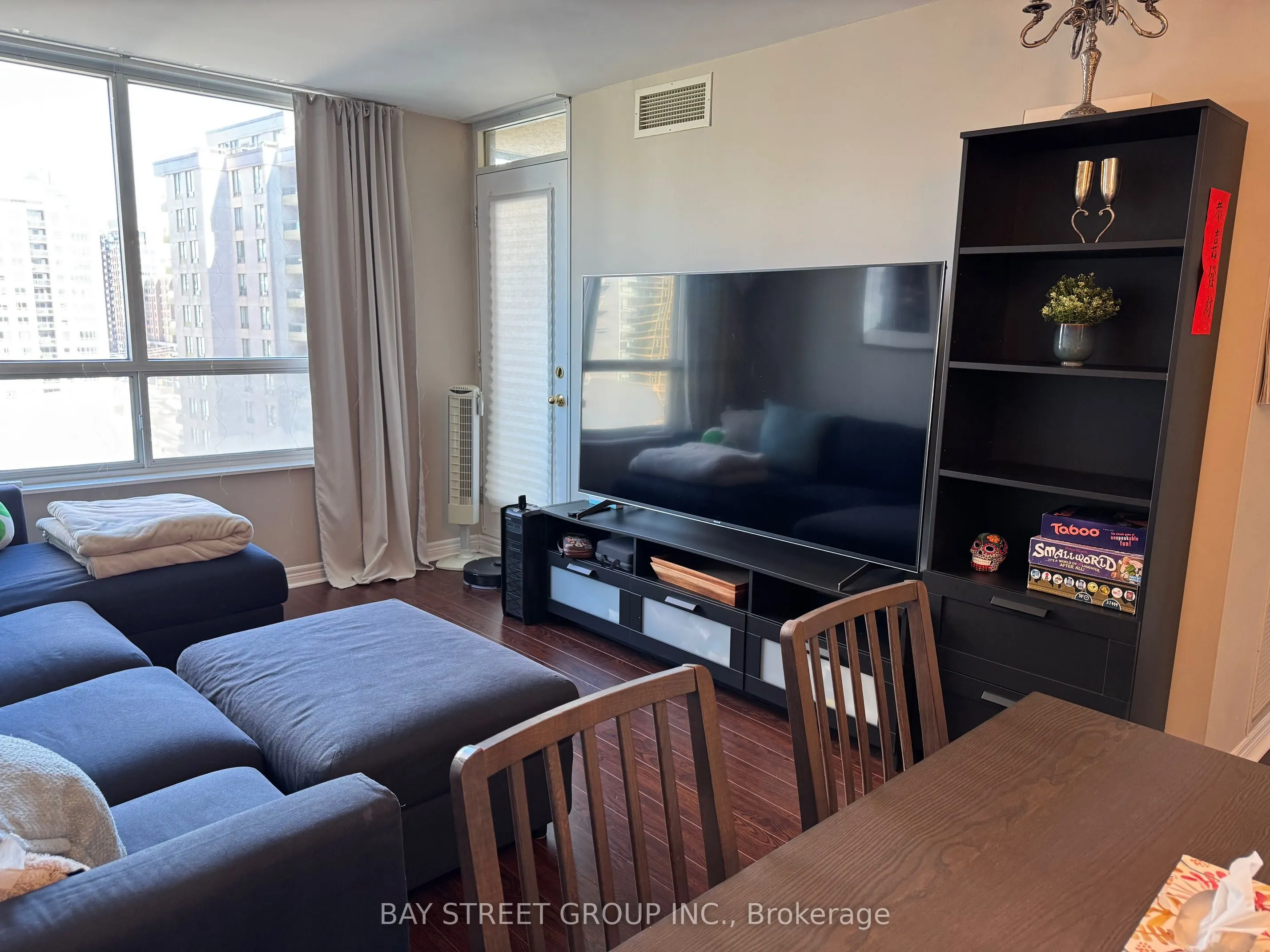 18 Parkview Avenue, #1203