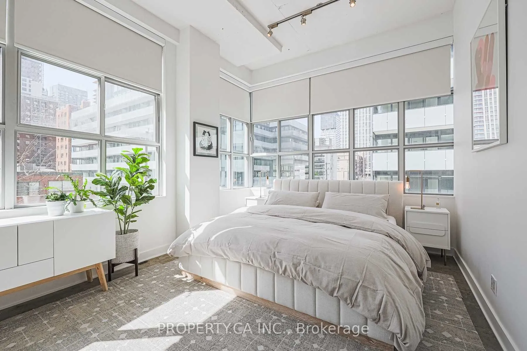 188 Eglinton Avenue E, #306