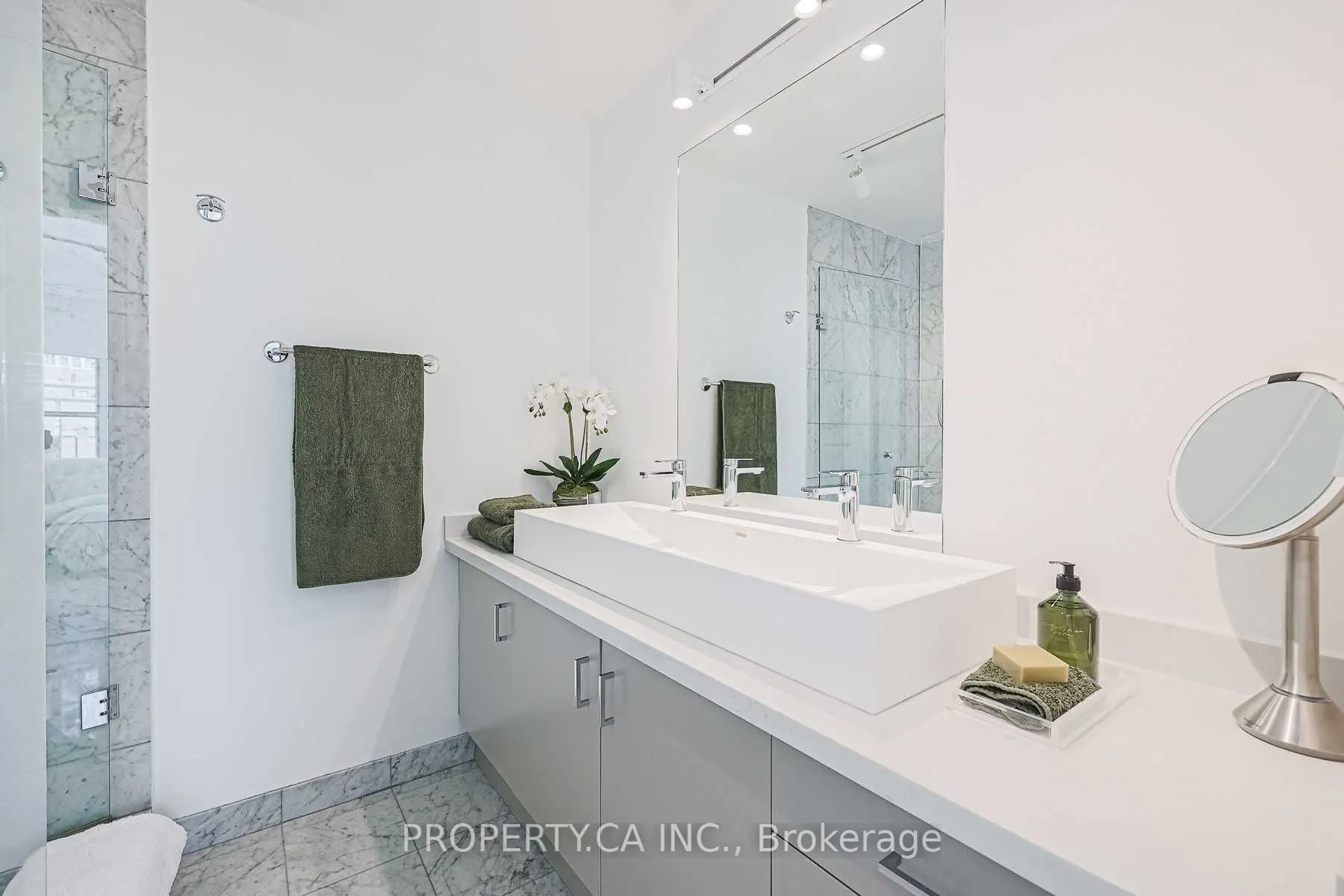 188 Eglinton Avenue E, #306