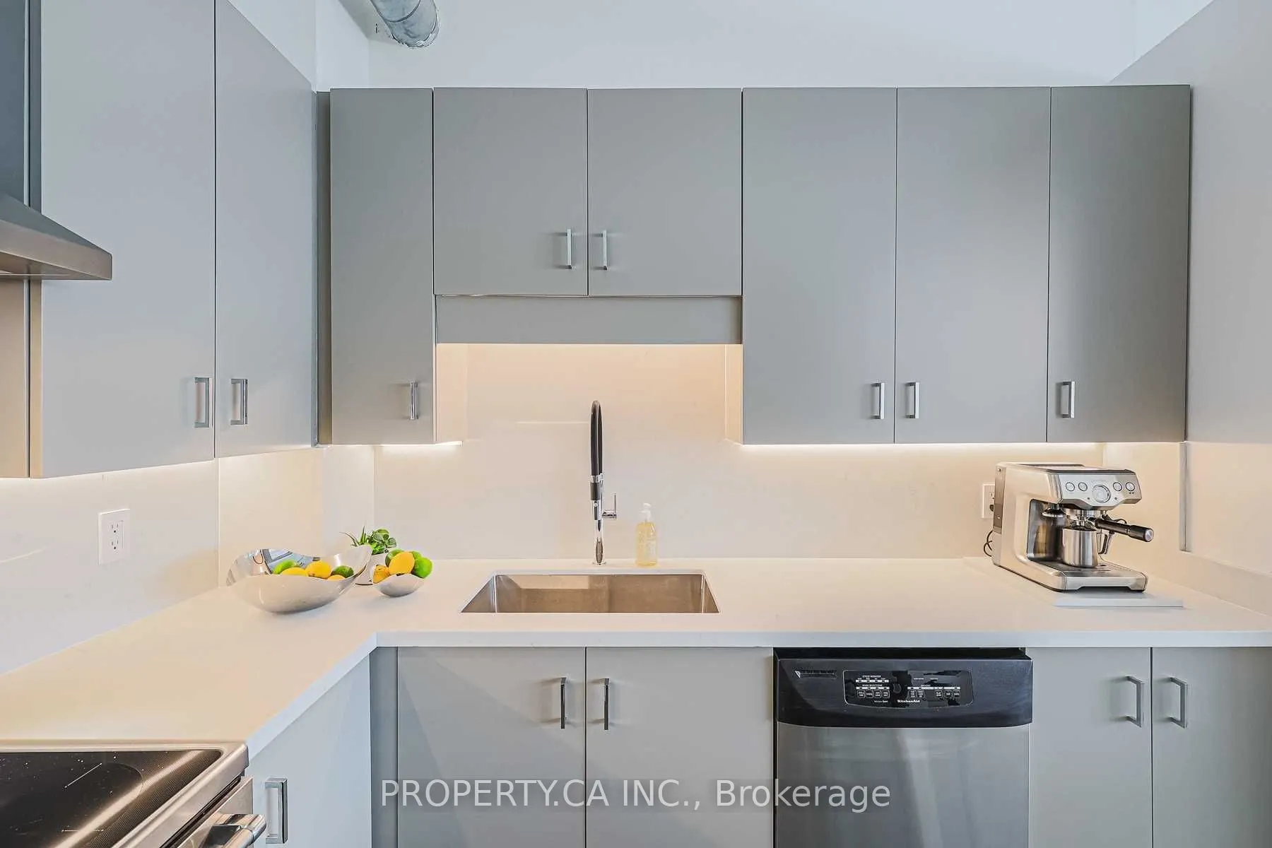 188 Eglinton Avenue E, #306