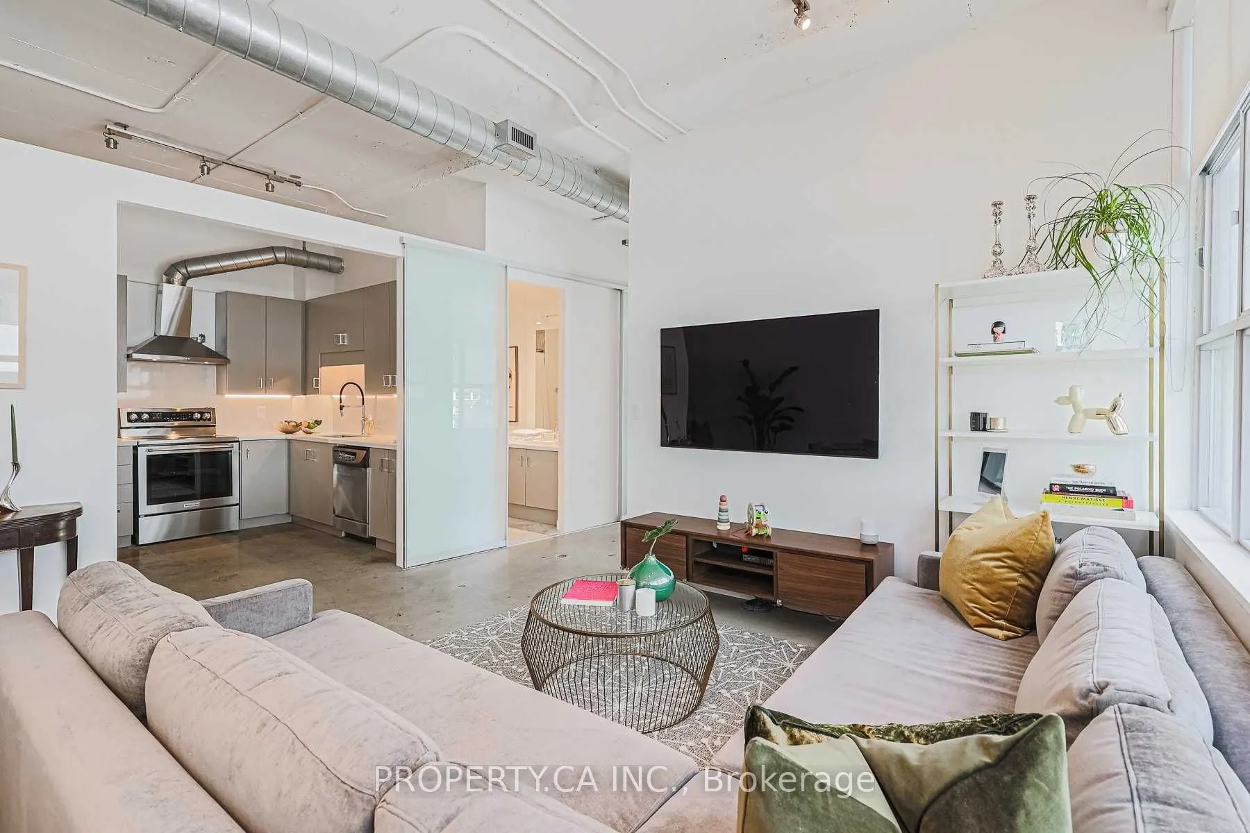 188 Eglinton Avenue E, #306