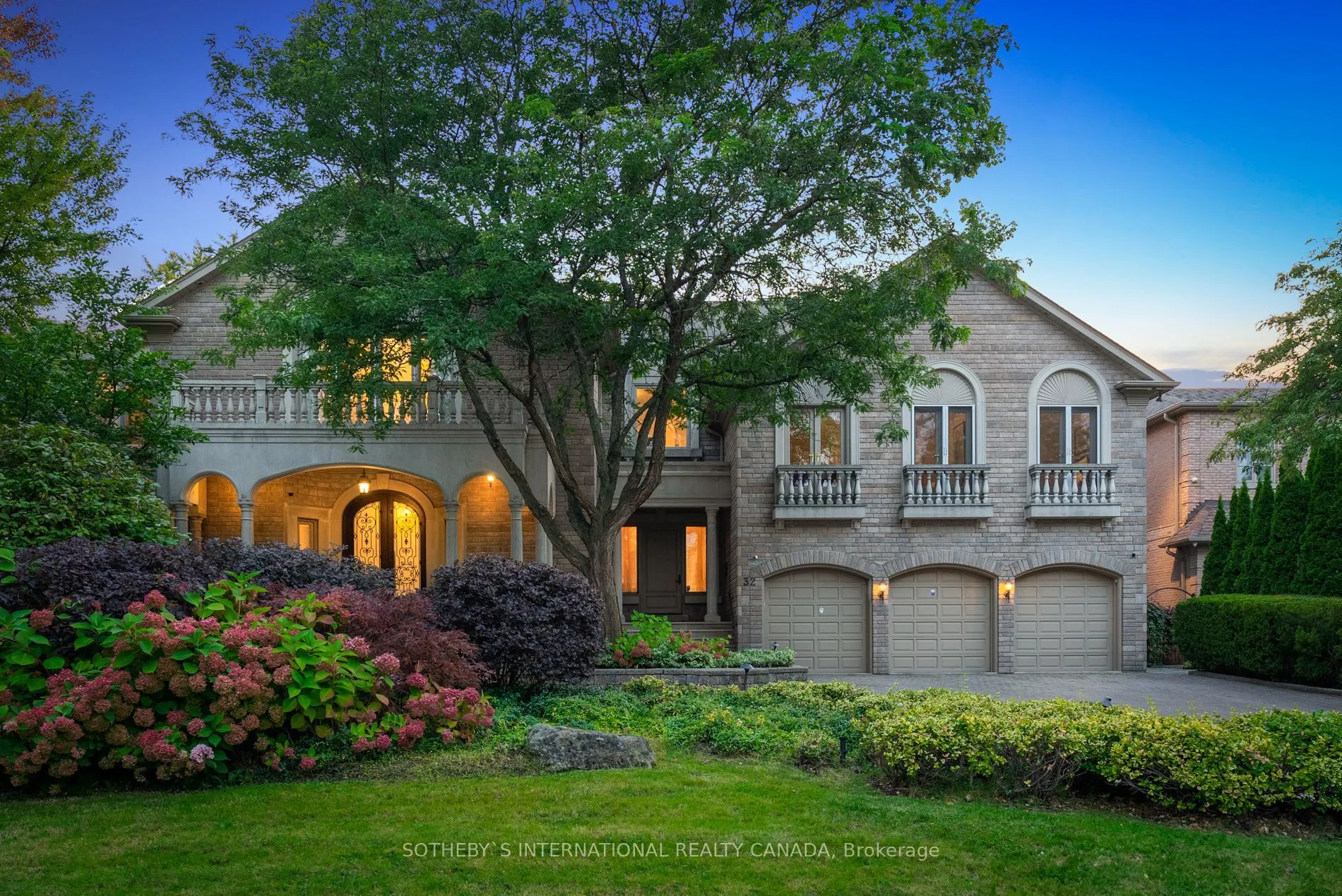32 Arjay Crescent