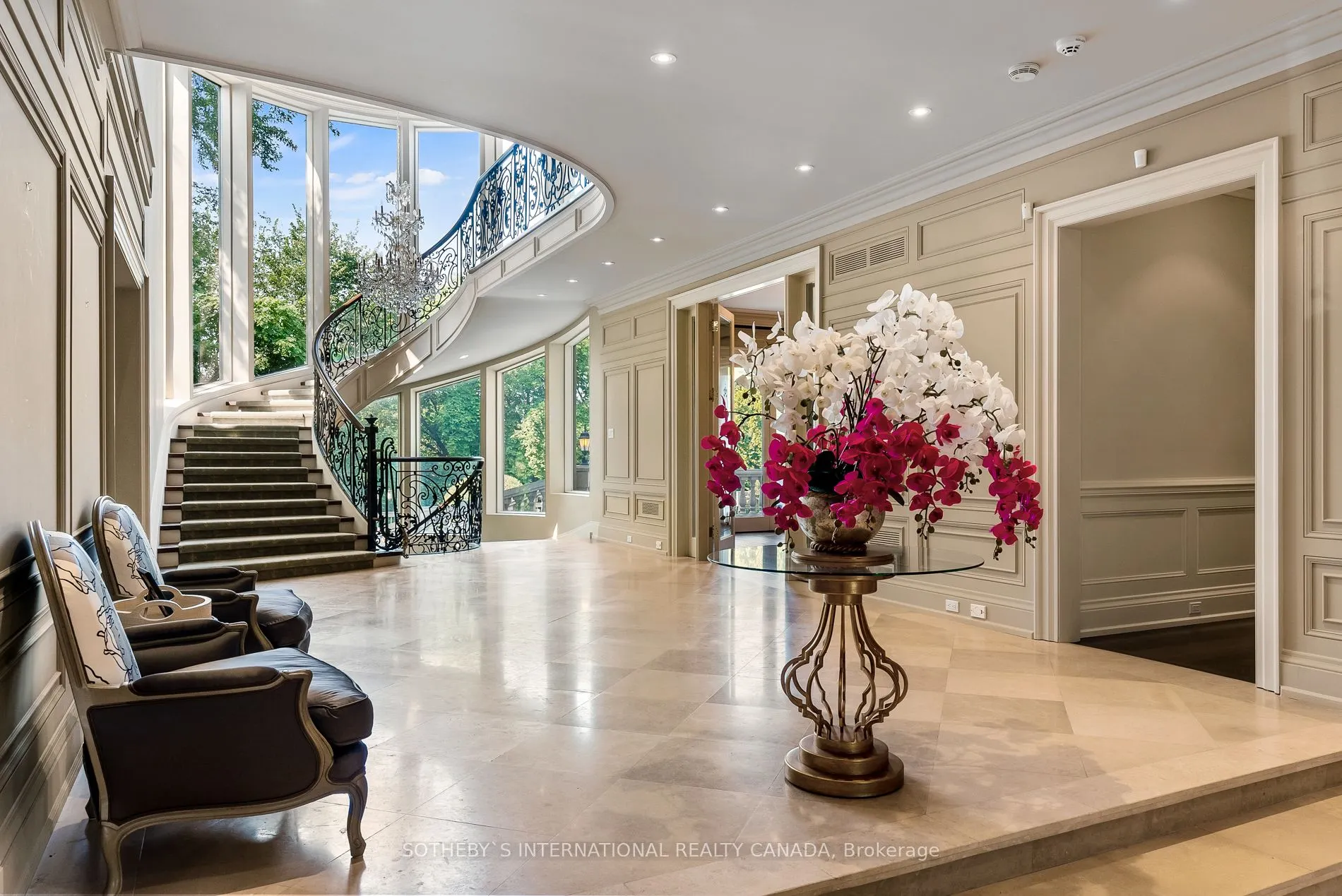 32 Arjay Crescent