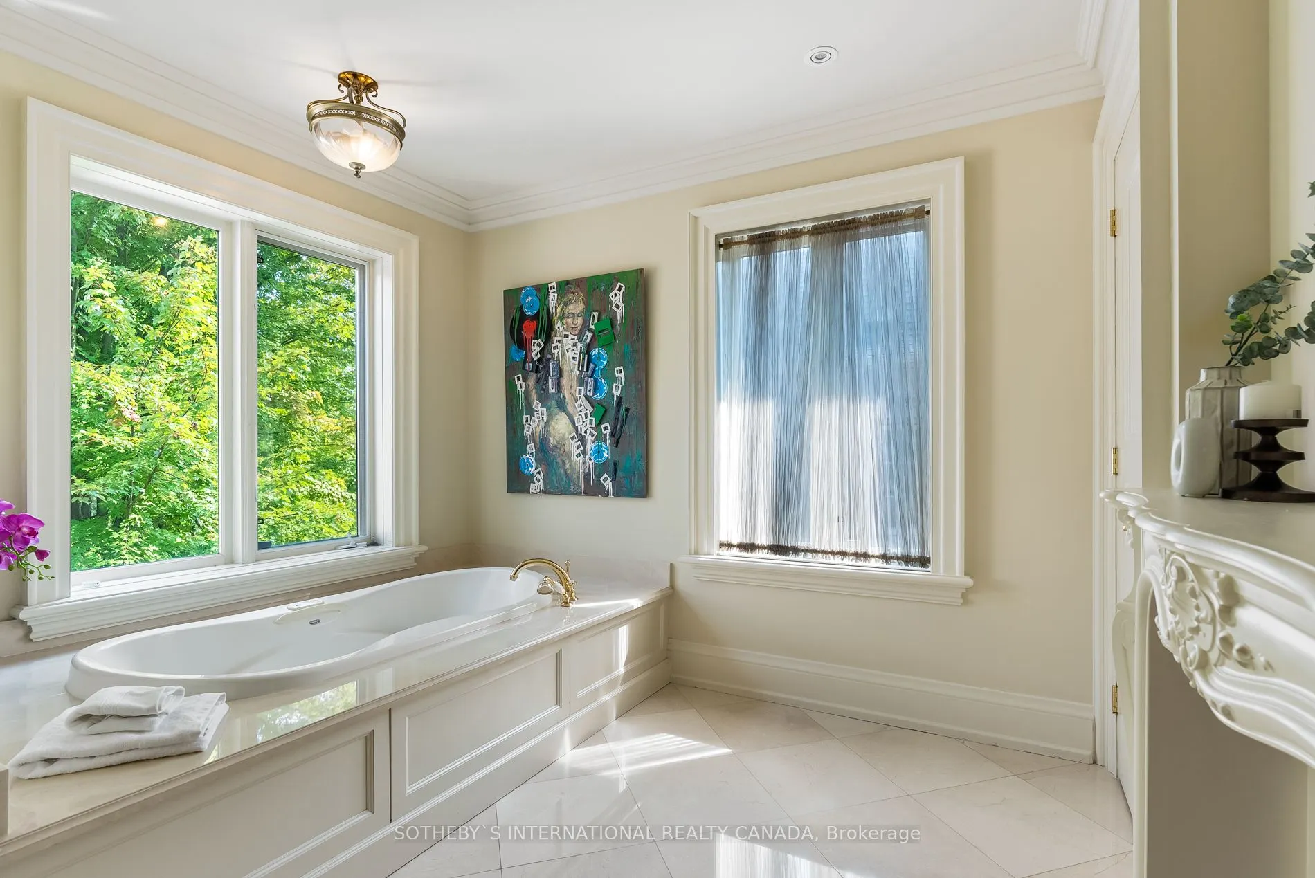 32 Arjay Crescent