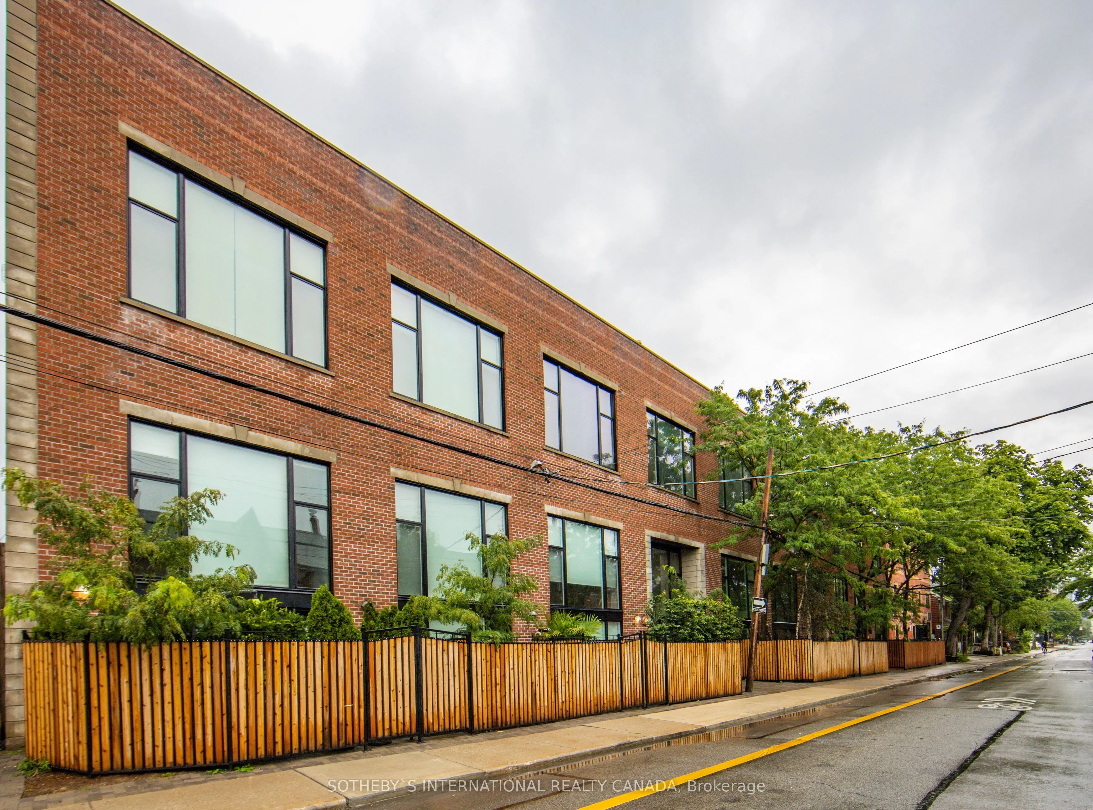 676 Richmond Street W #208