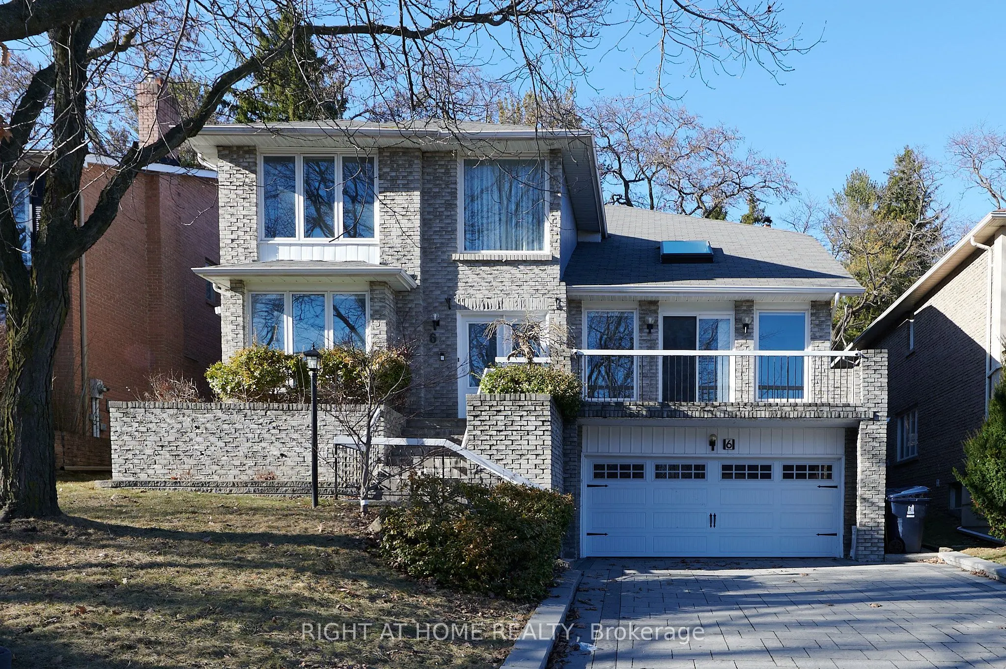 6 Equestrian Court