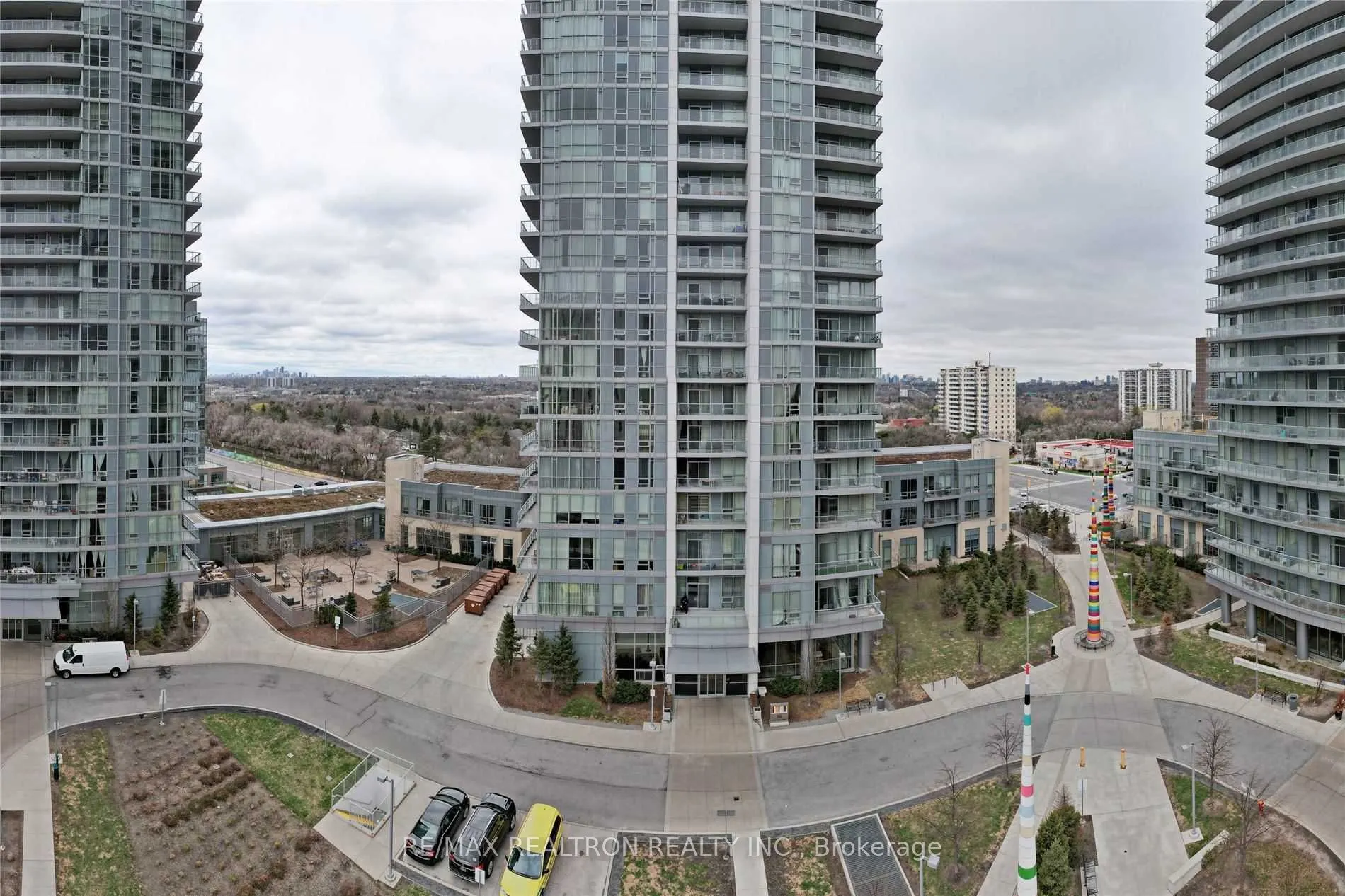66 Forest Manor Road, #1107