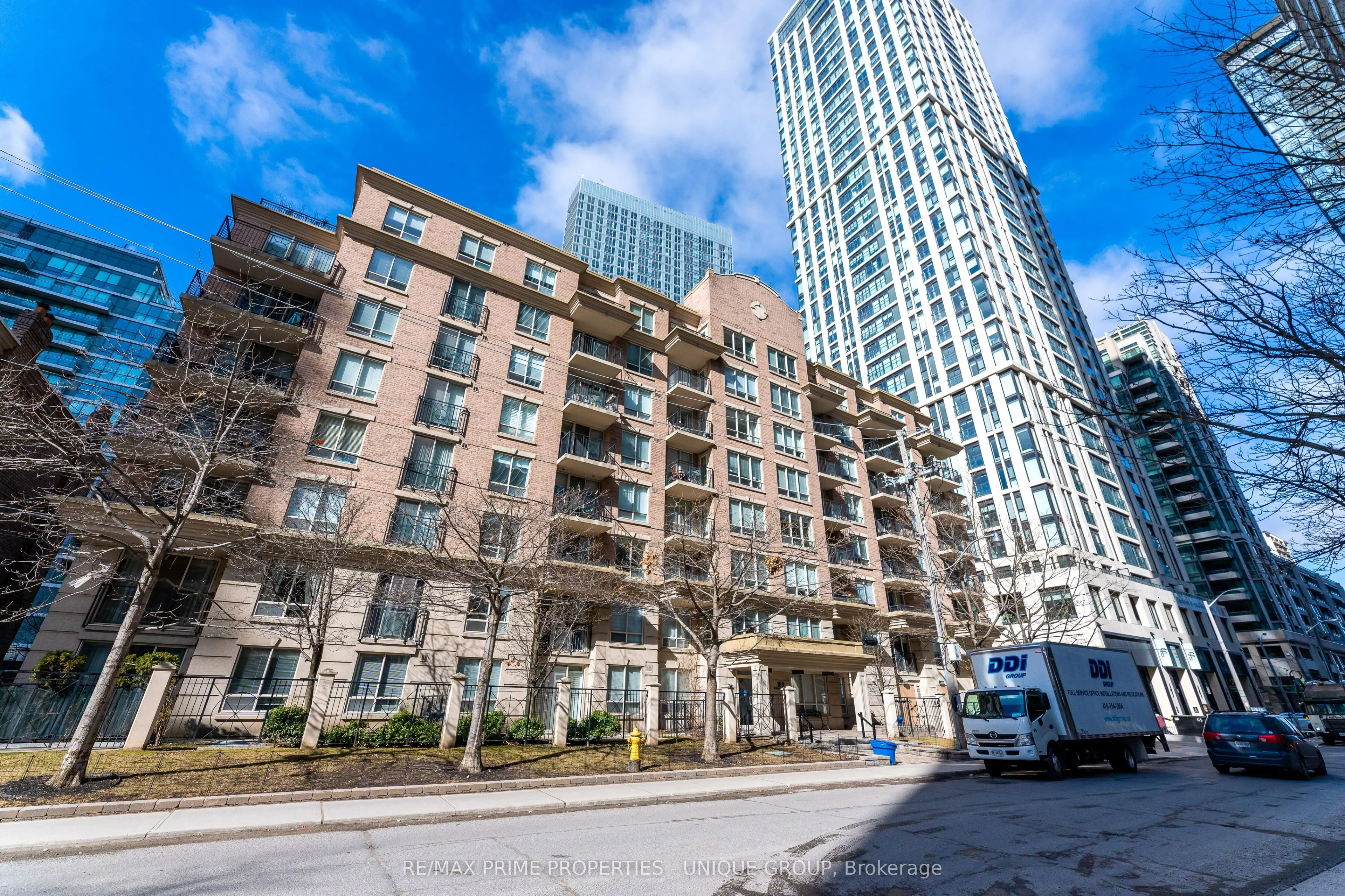 188 Redpath Avenue, #211