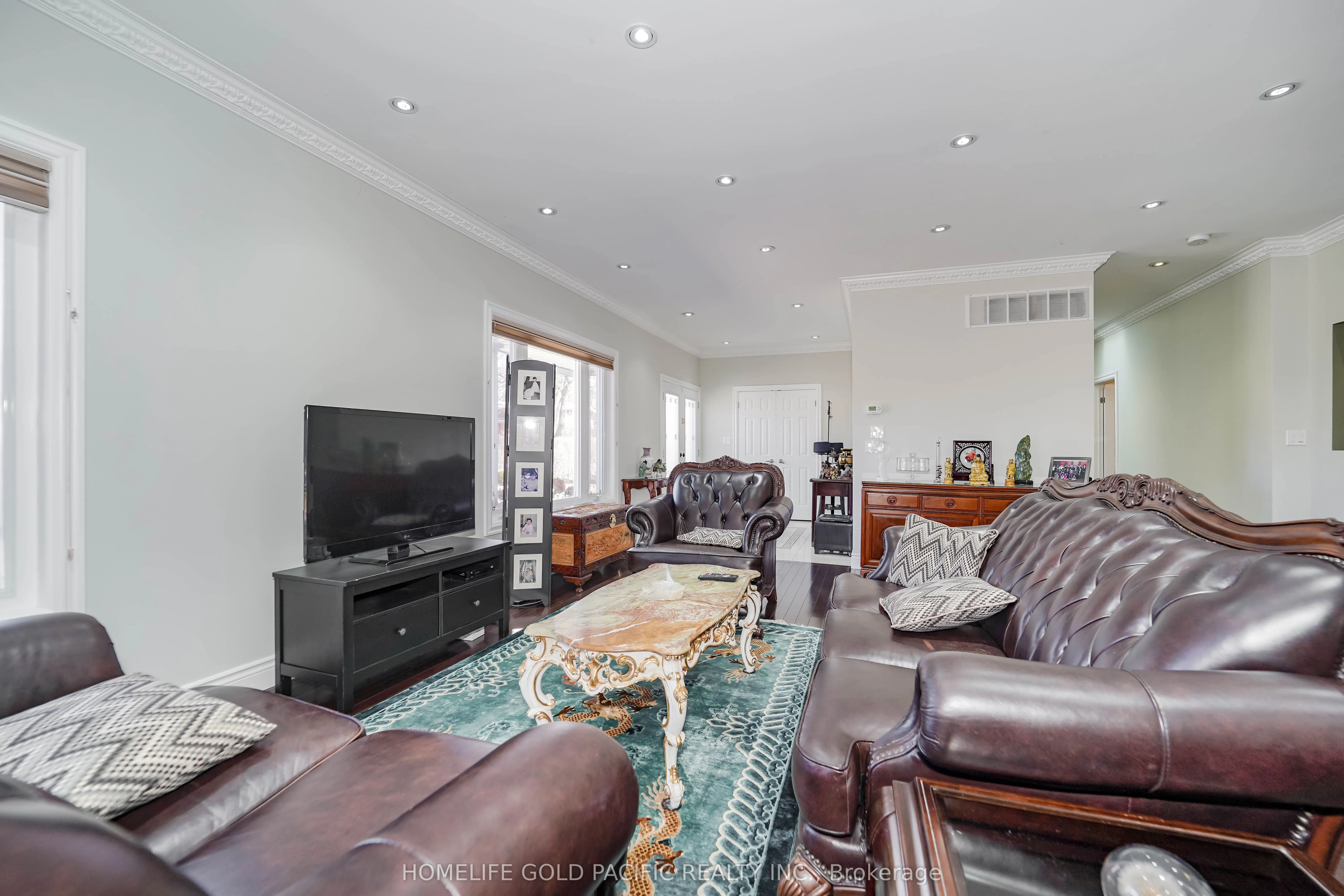 3 Artinger Court