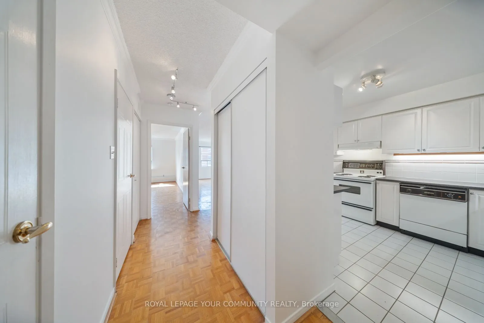 928 Millwood Road W, #306