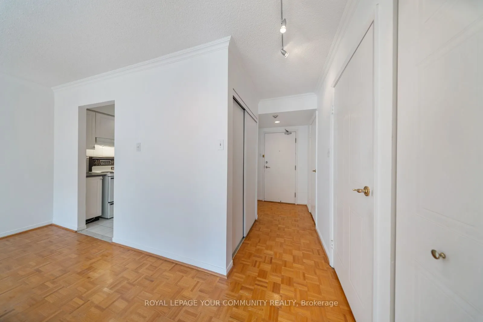 928 Millwood Road W, #306