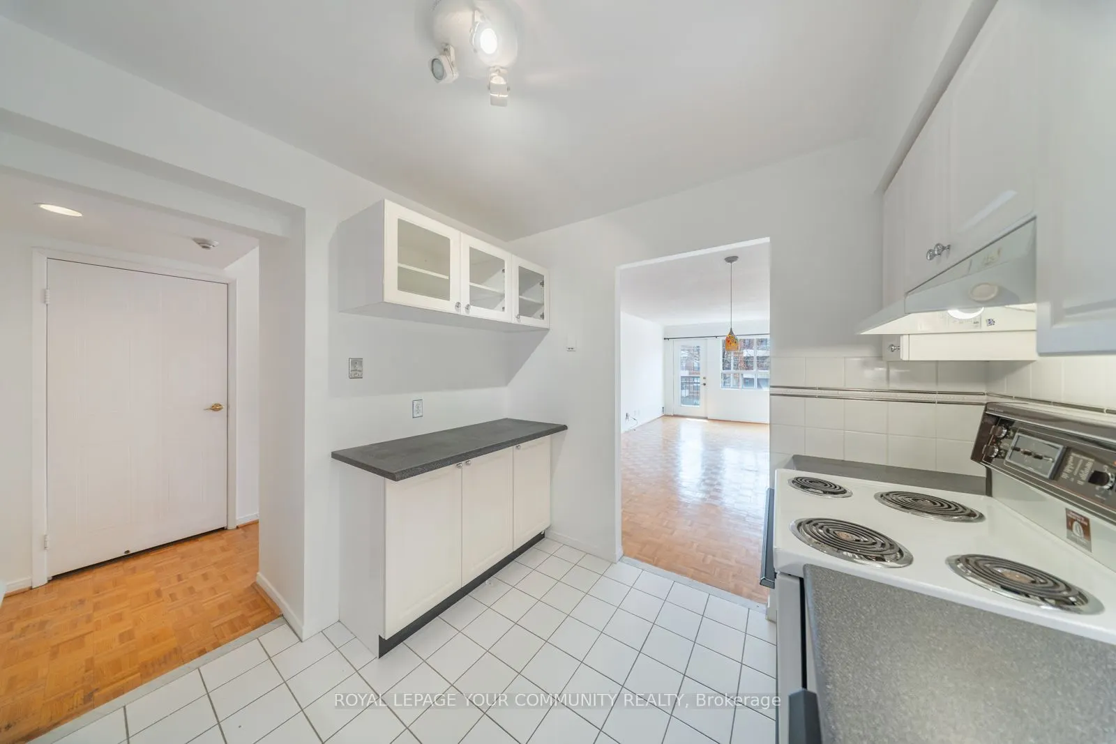 928 Millwood Road W, #306