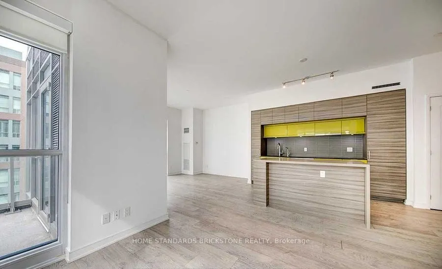 88 Scott Street, #2102