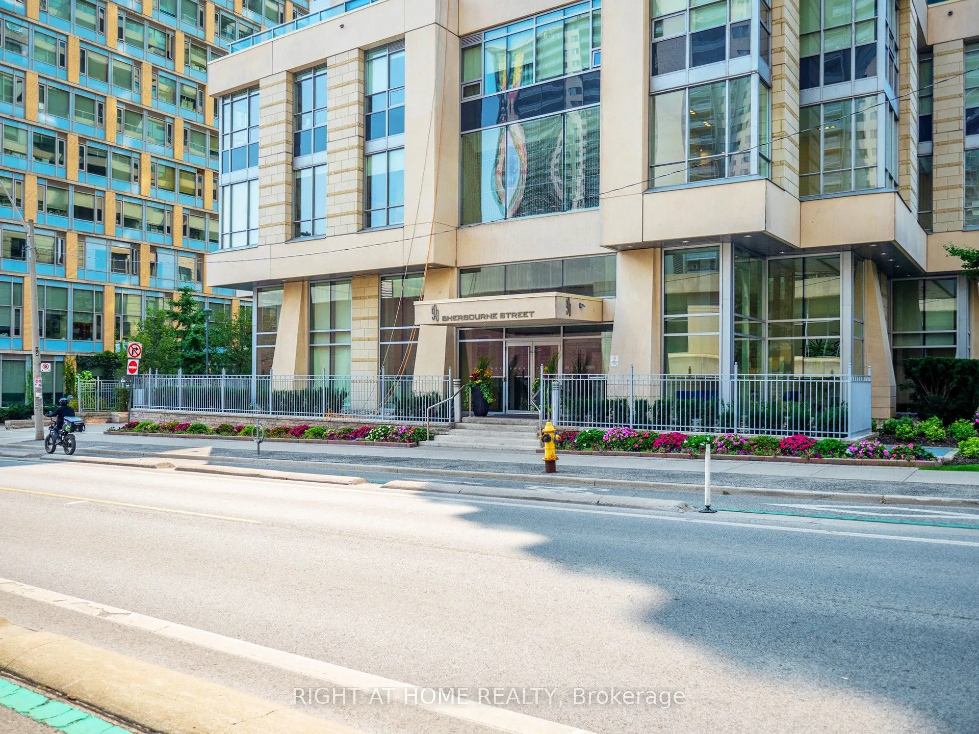 500 Sherbourne Street, #2604