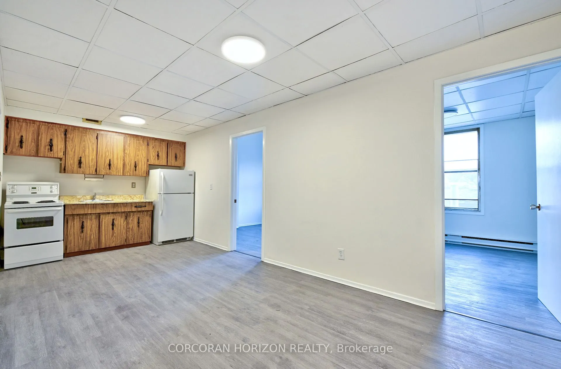 383 Queen Street W, #4