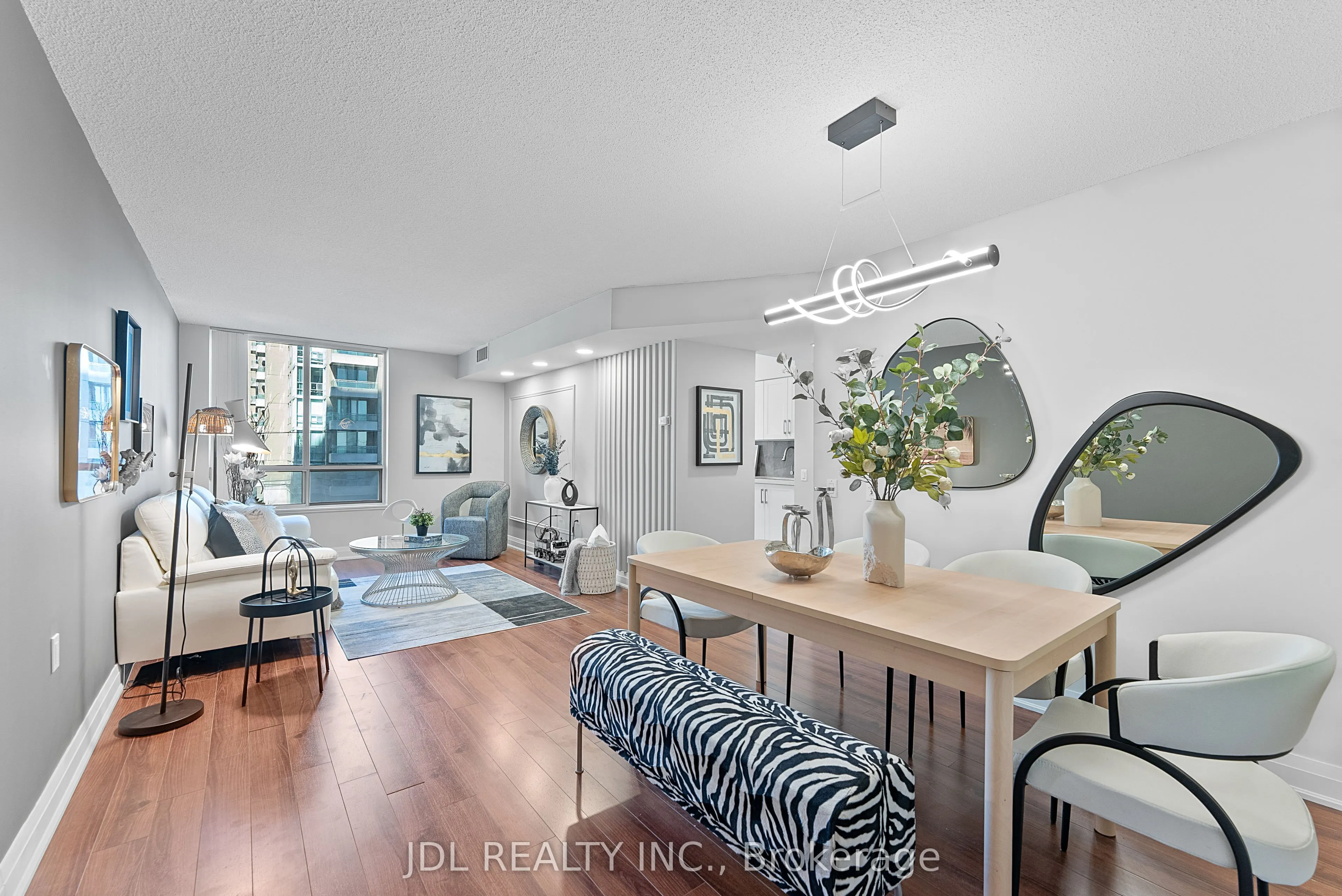 35 Finch Avenue E, #605